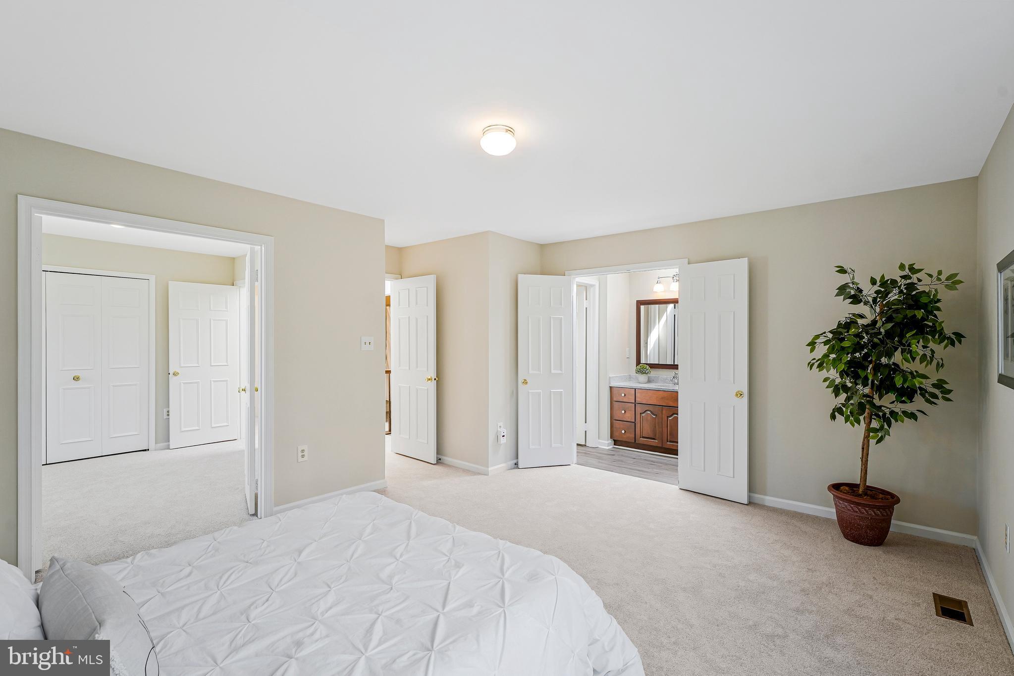 SOUTH RUN OAKS - Residential