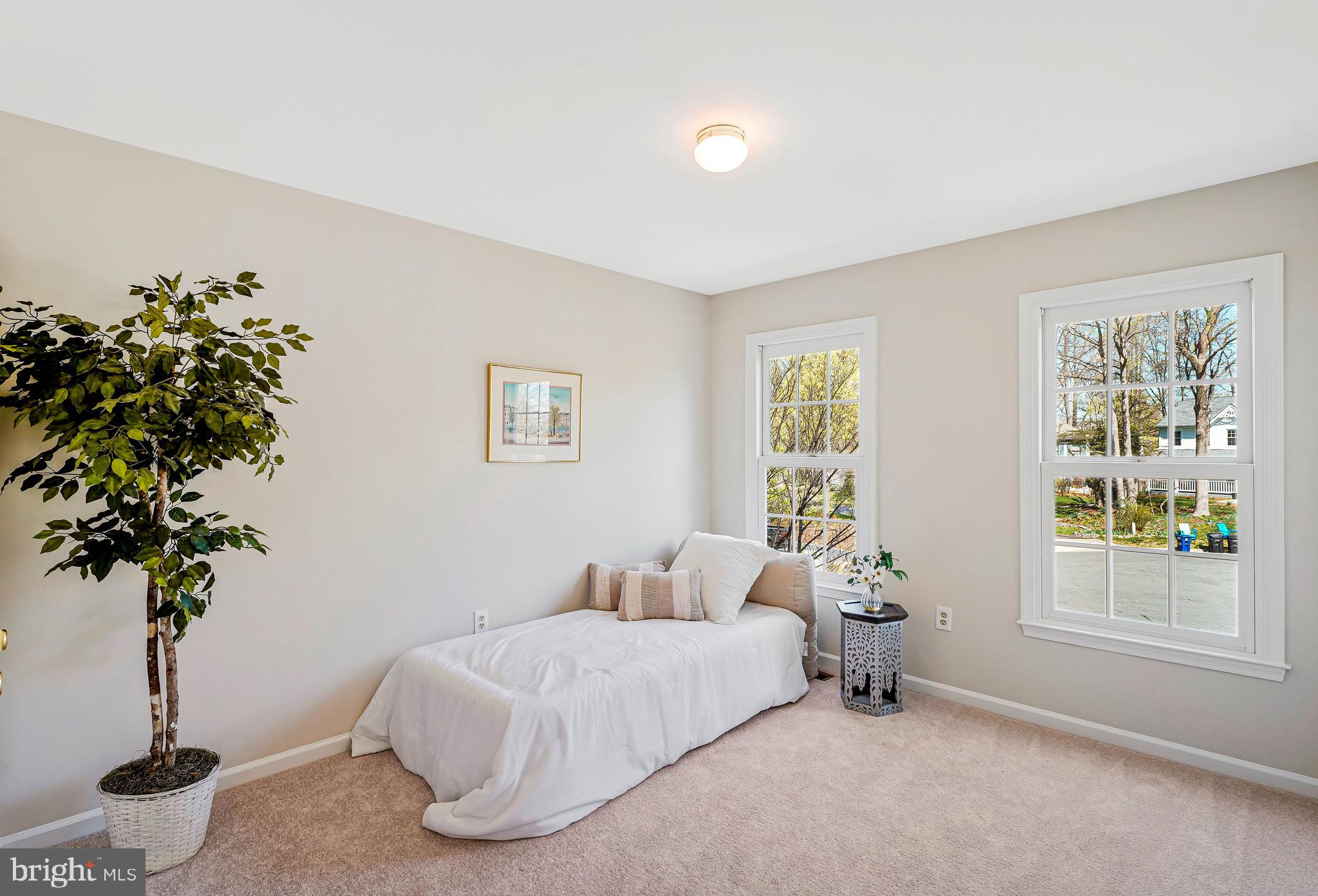 SOUTH RUN OAKS - Residential