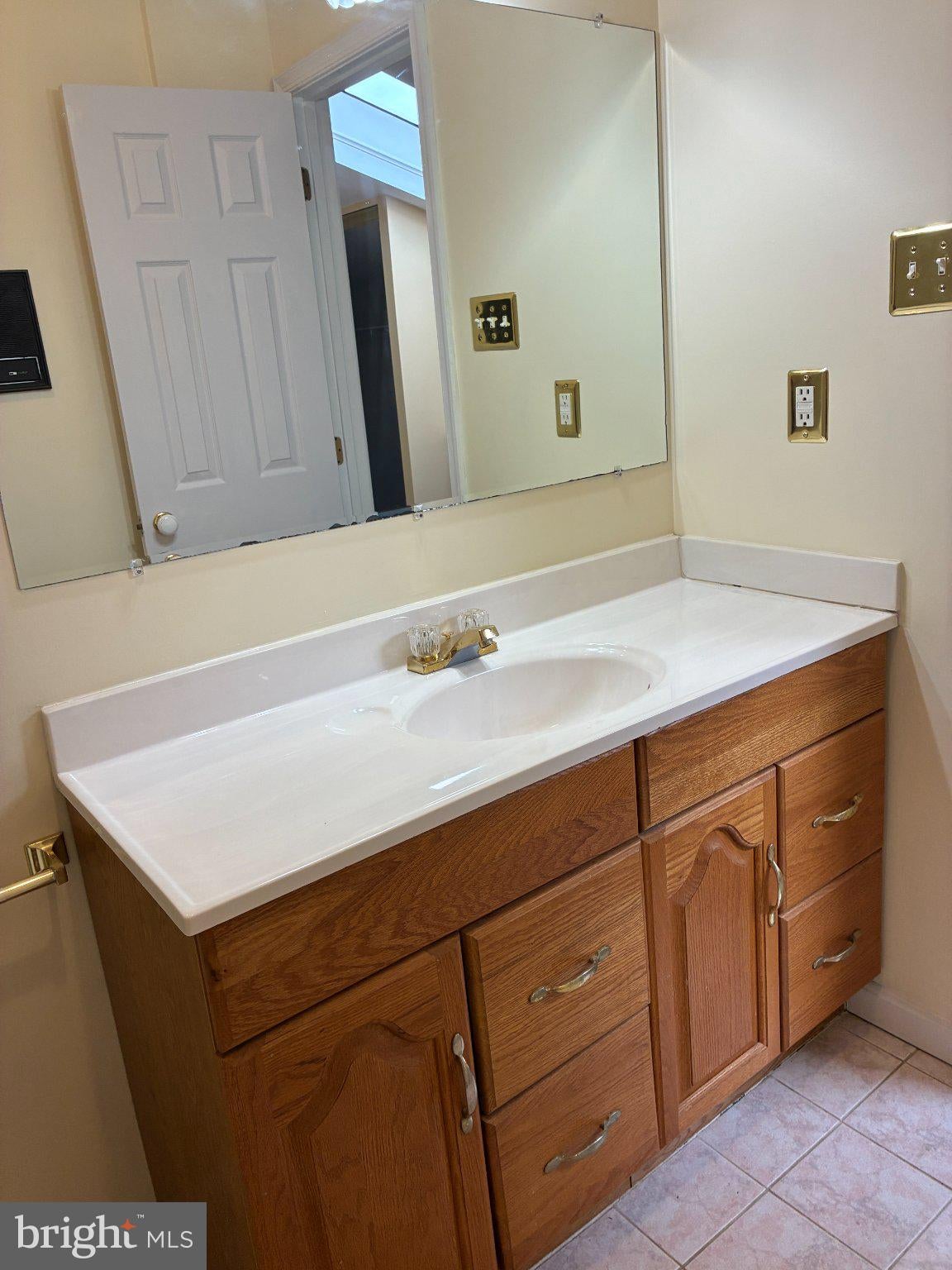 16 CATALPA COURT
