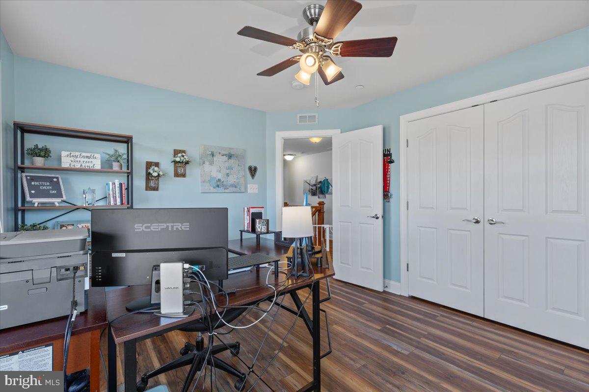 OAKLAND HALL - Residential