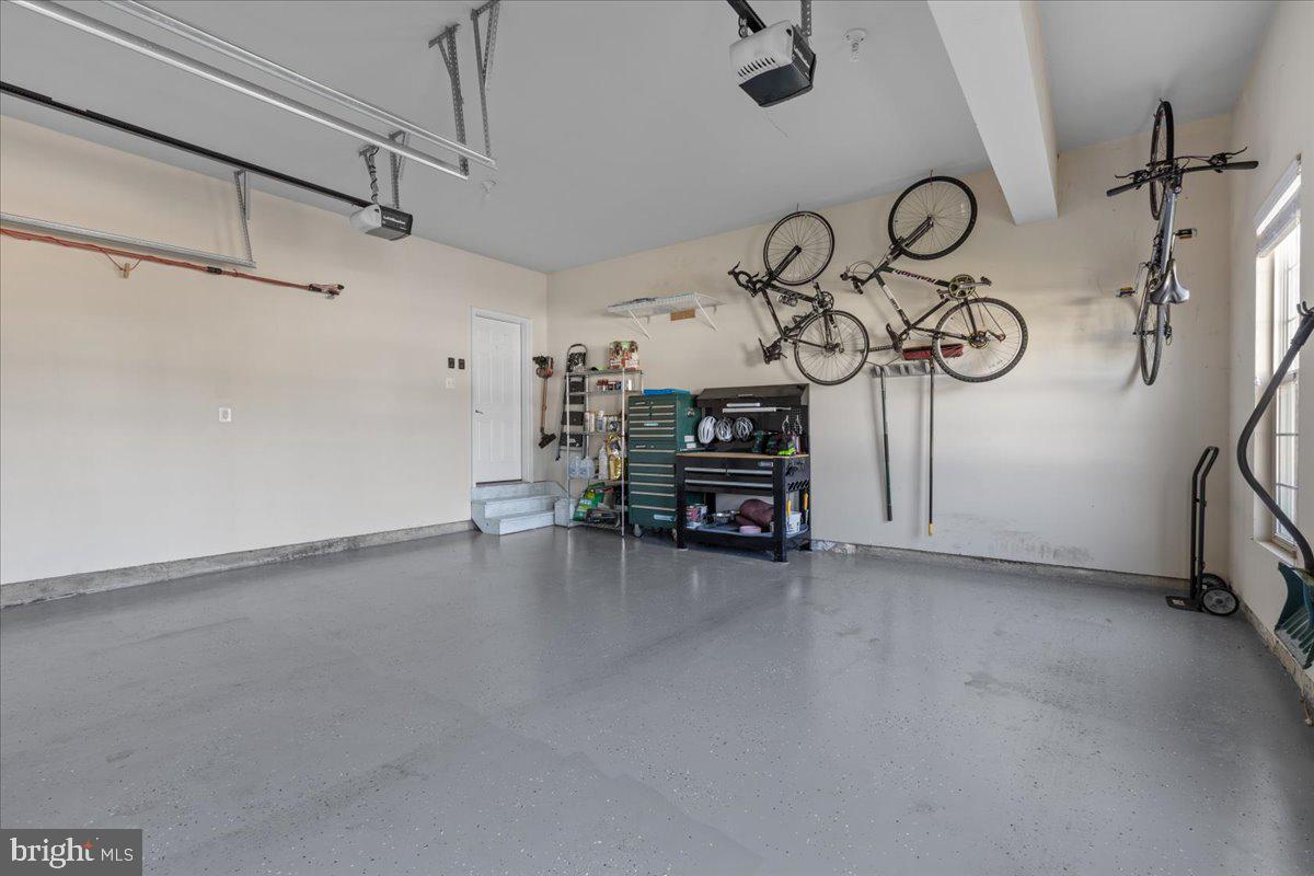 OAKLAND HALL - Residential