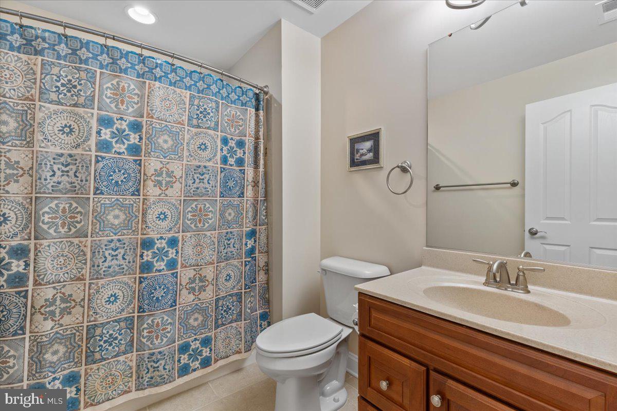 OAKLAND HALL - Residential