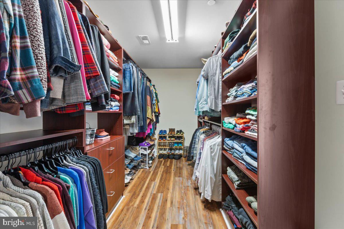 OAKLAND HALL - Residential