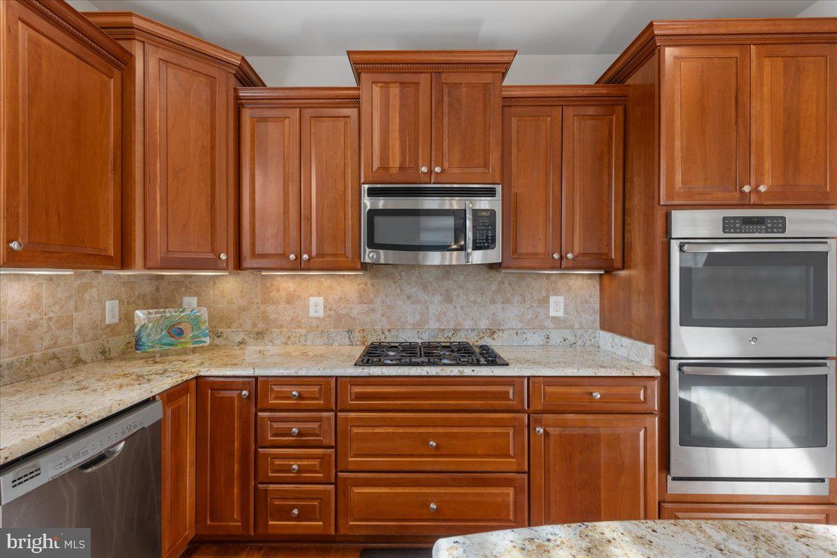 OAKLAND HALL - Residential