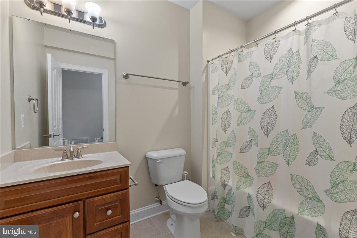 OAKLAND HALL - Residential