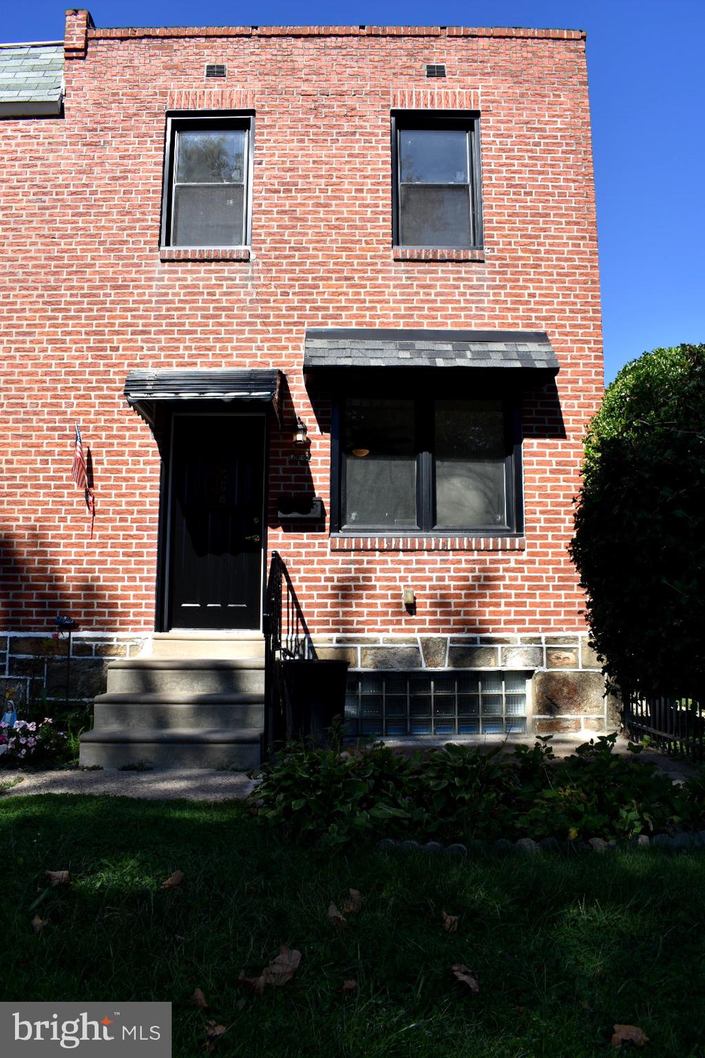 LAWNDALE - Residential