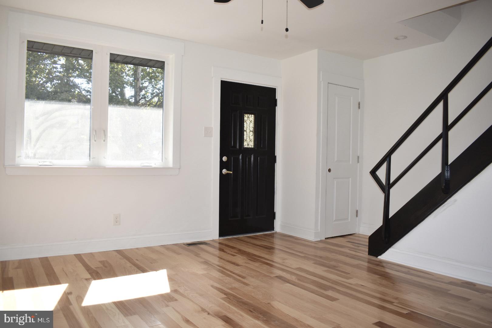 LAWNDALE - Residential