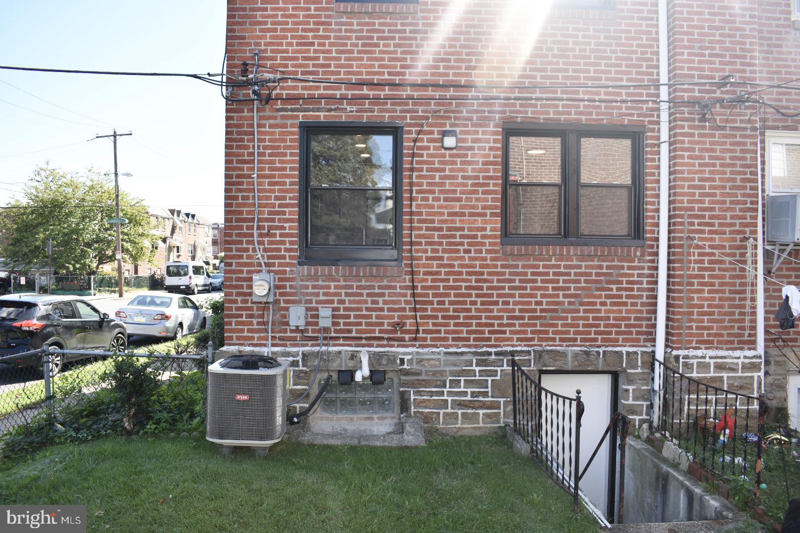 LAWNDALE - Residential