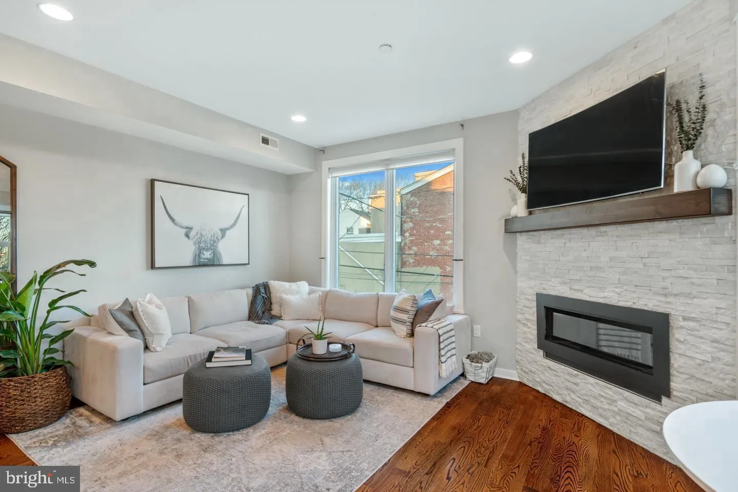 Philadelphia, Pennsylvania 19130, United States, 2 Bedrooms Bedrooms, ,2 BathroomsBathrooms,Residential,Active,89045