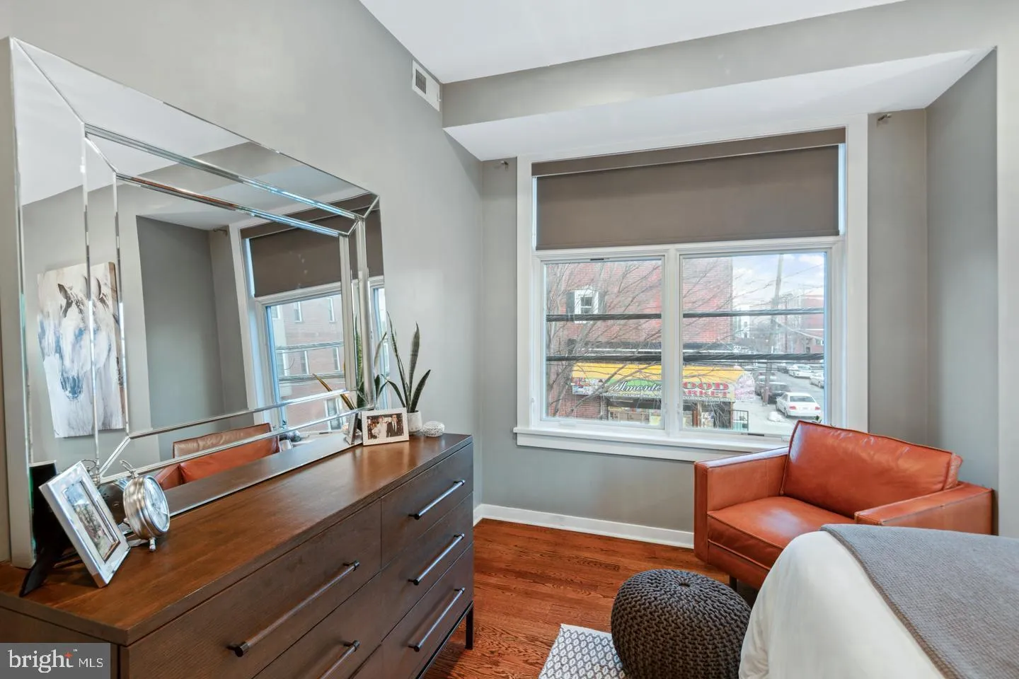 Philadelphia, Pennsylvania 19130, United States, 2 Bedrooms Bedrooms, ,2 BathroomsBathrooms,Residential,Active,89045