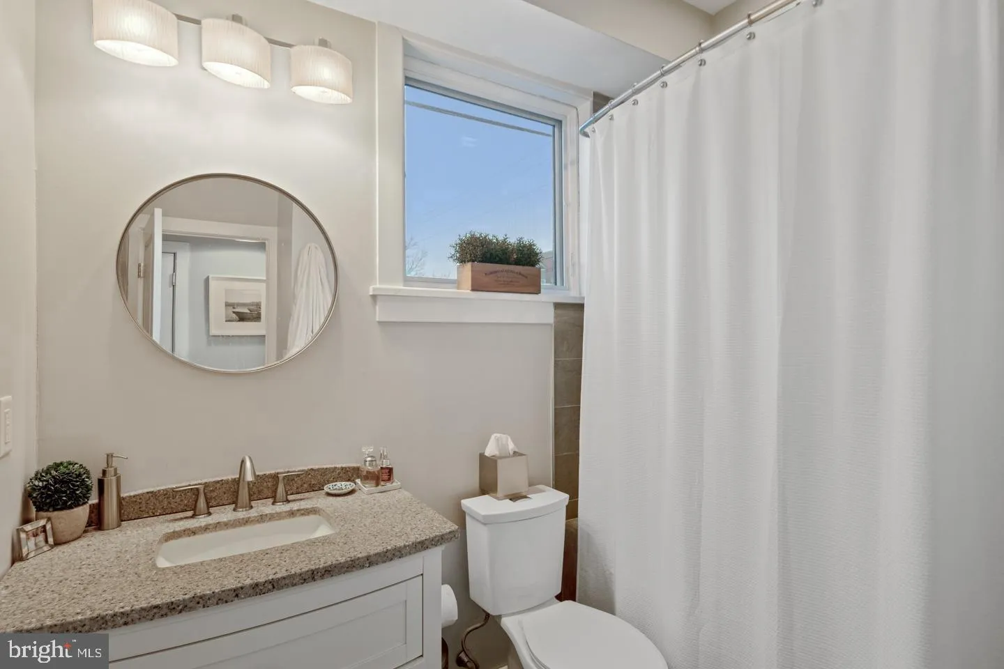Philadelphia, Pennsylvania 19130, United States, 2 Bedrooms Bedrooms, ,2 BathroomsBathrooms,Residential,Active,89045