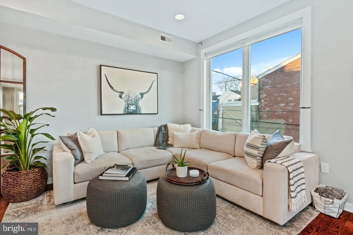 Philadelphia, Pennsylvania 19130, United States, 2 Bedrooms Bedrooms, ,2 BathroomsBathrooms,Residential,Active,89045