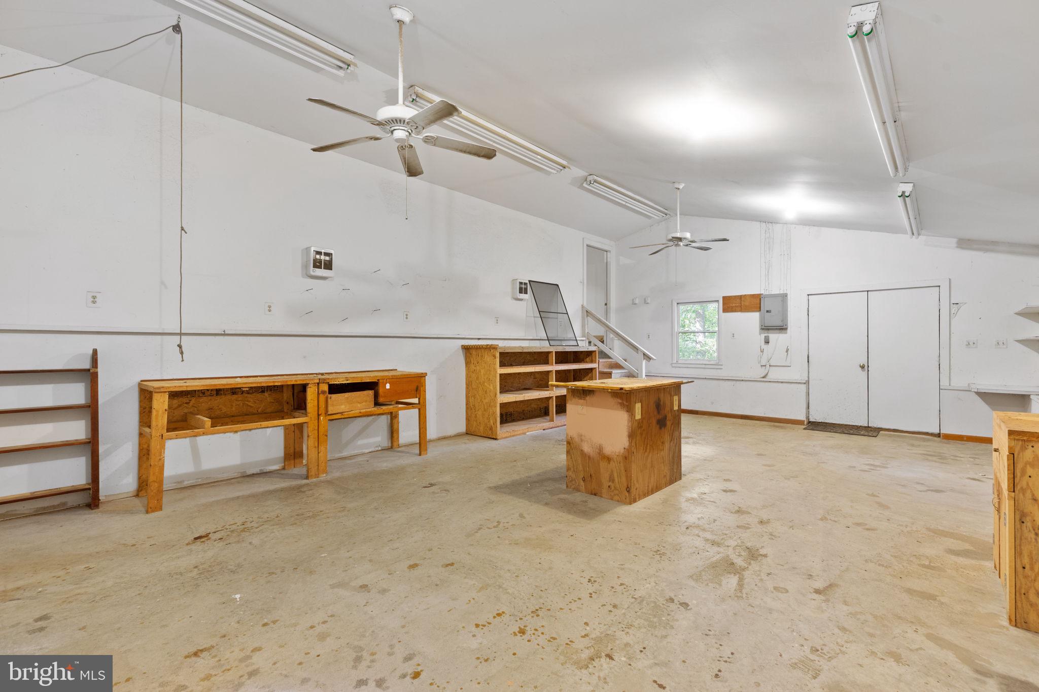 HUNTING HILL FARMS - Residential