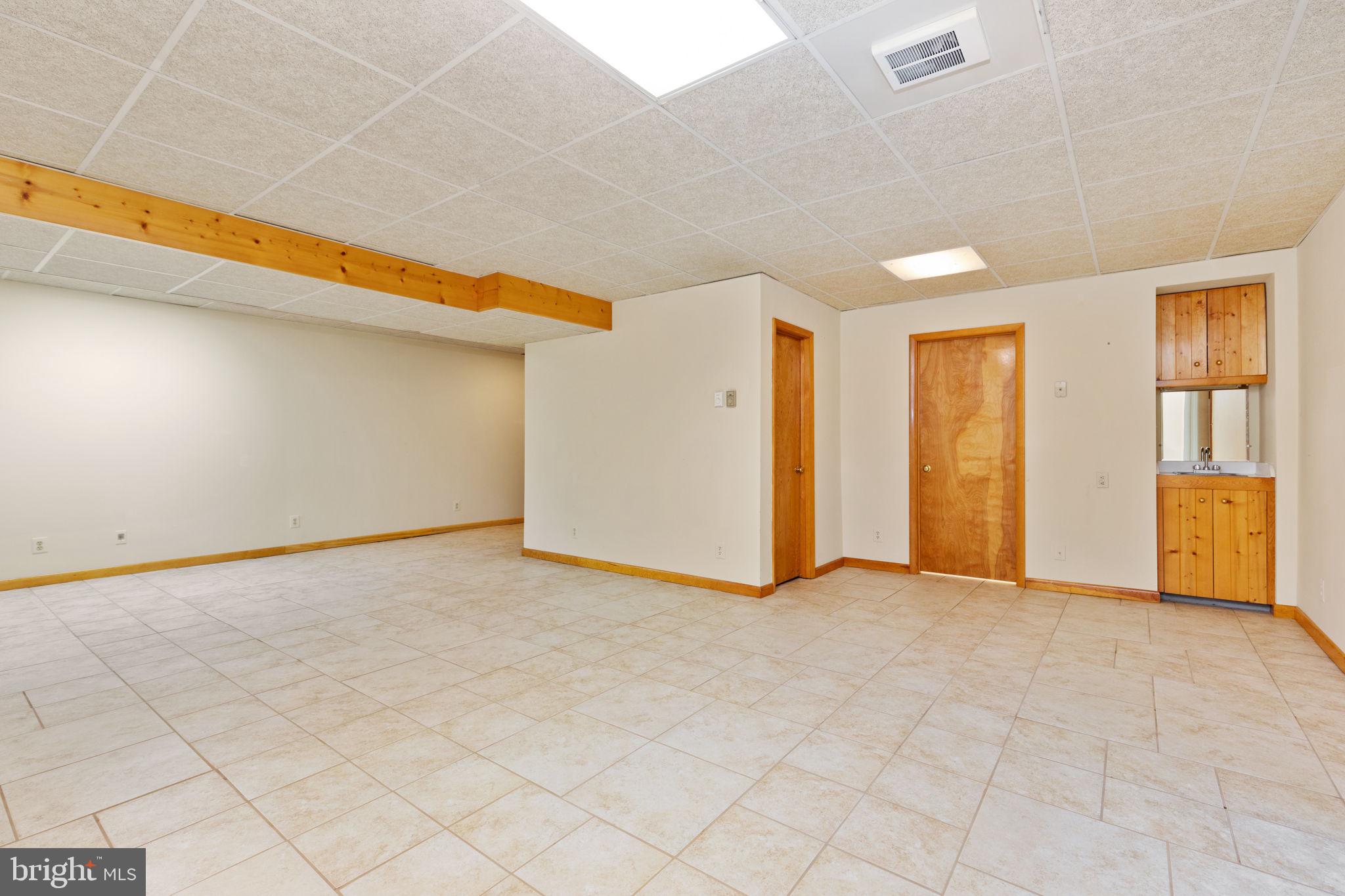 HUNTING HILL FARMS - Residential