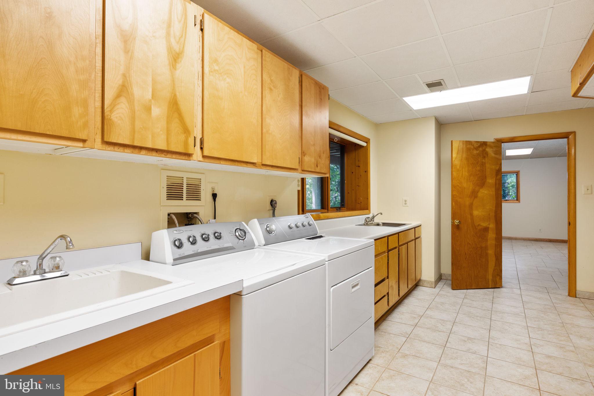 HUNTING HILL FARMS - Residential