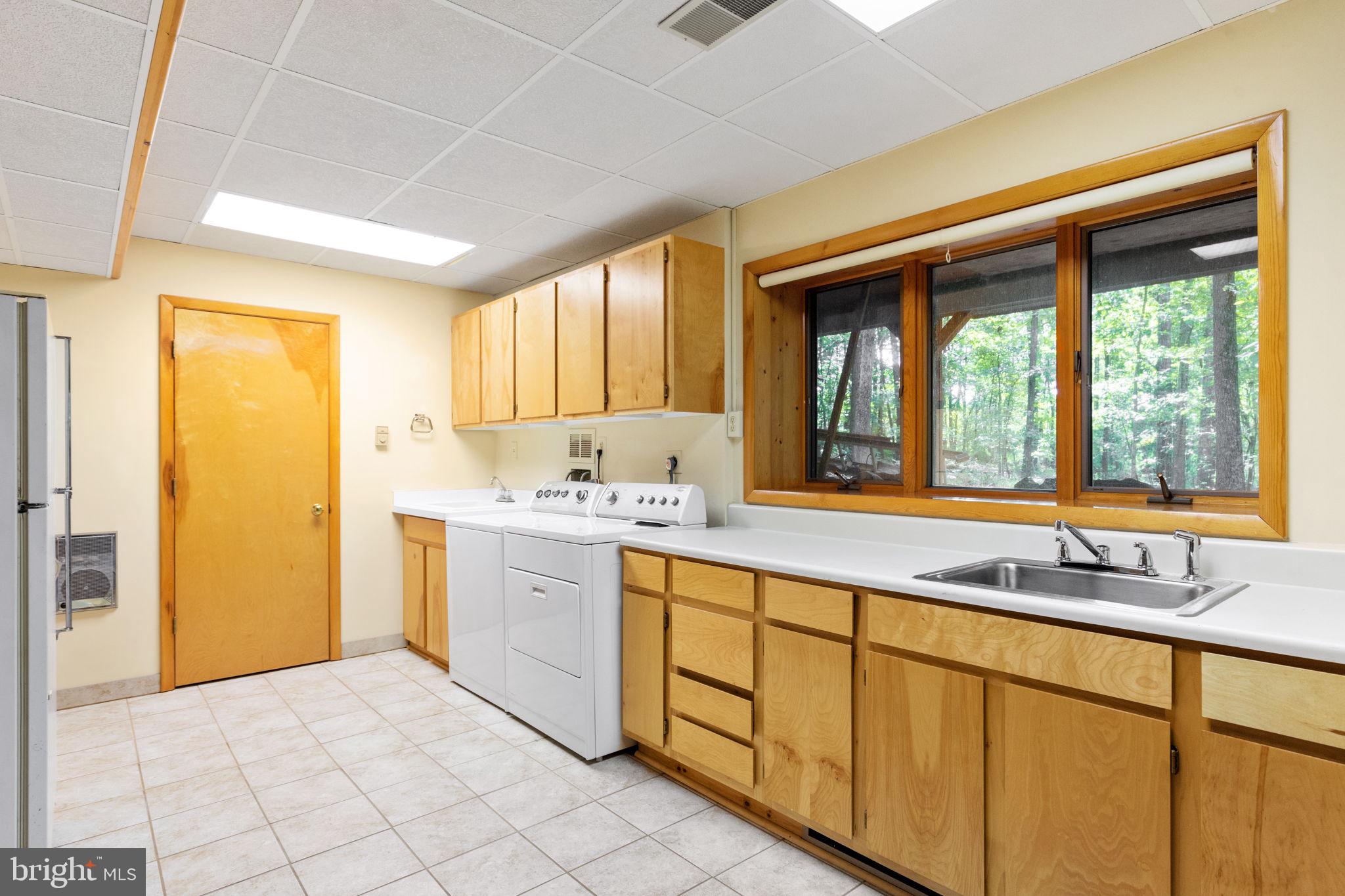 HUNTING HILL FARMS - Residential