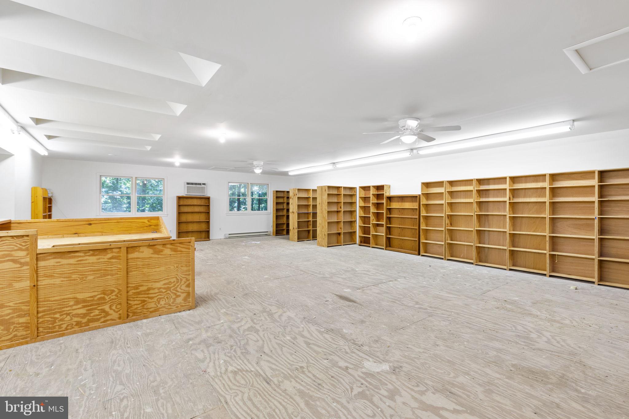 HUNTING HILL FARMS - Residential