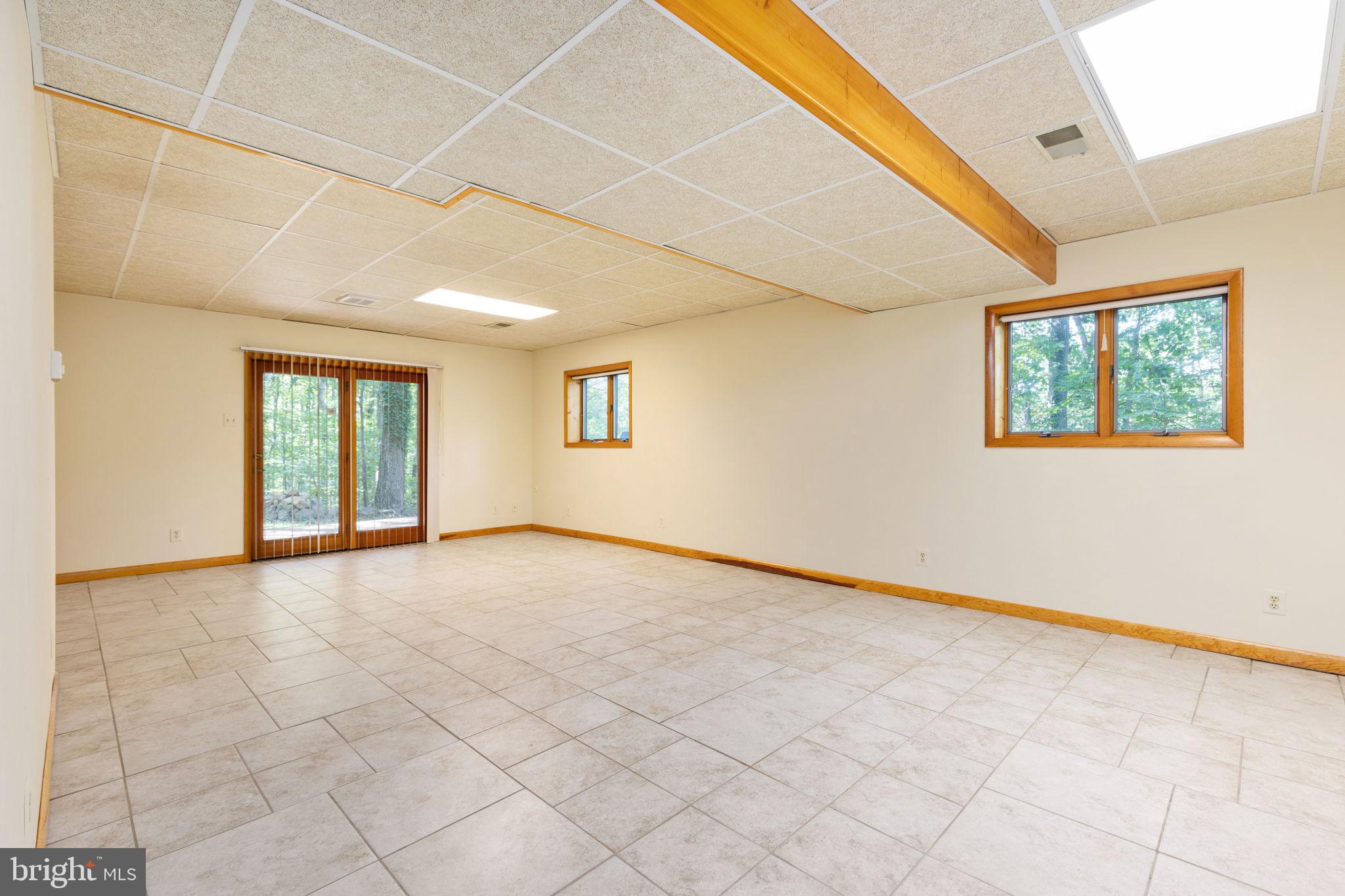 HUNTING HILL FARMS - Residential