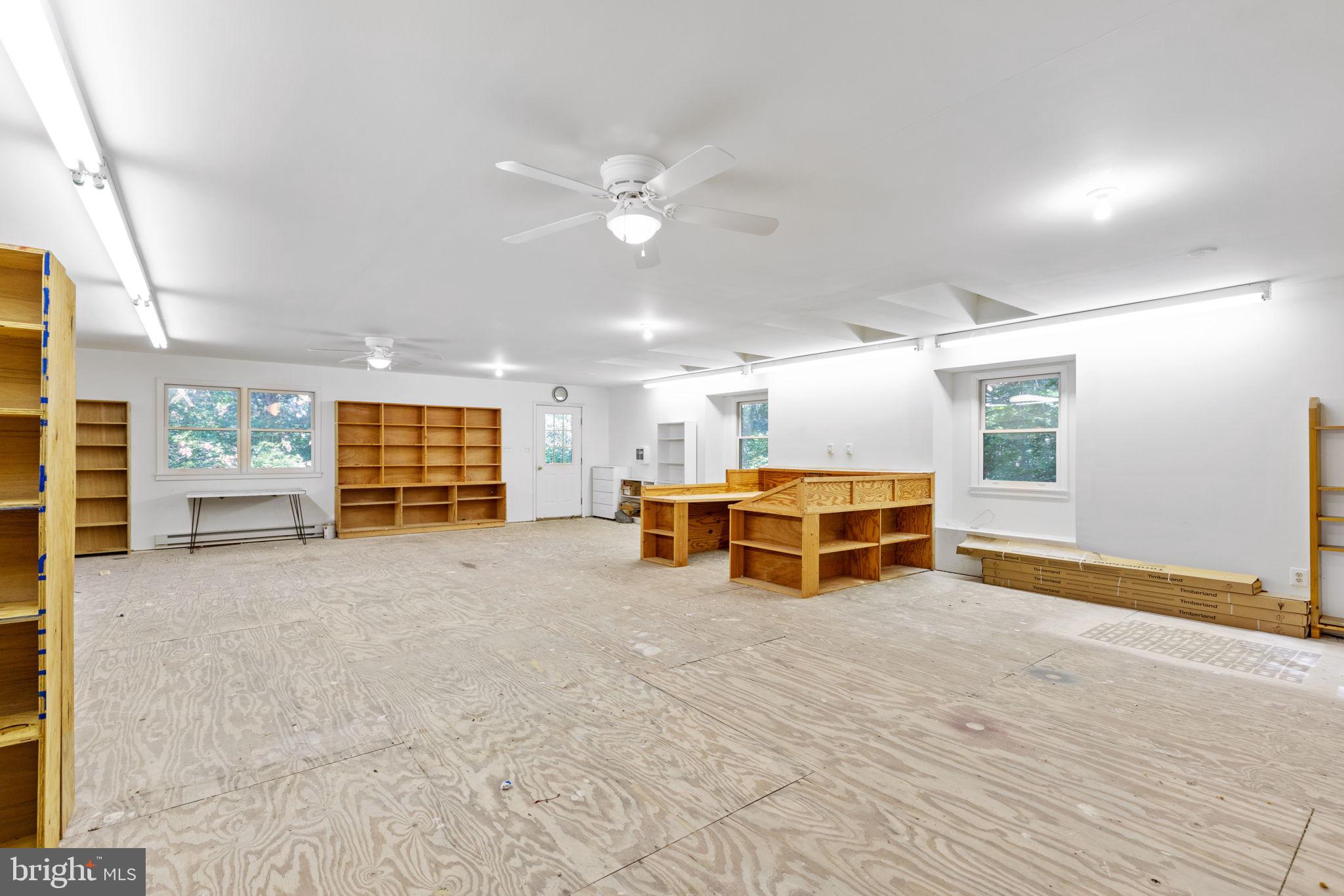 HUNTING HILL FARMS - Residential