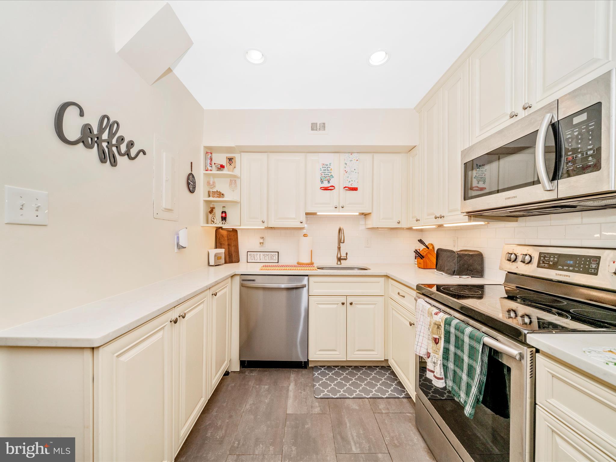 REGENT SQUARE - Residential