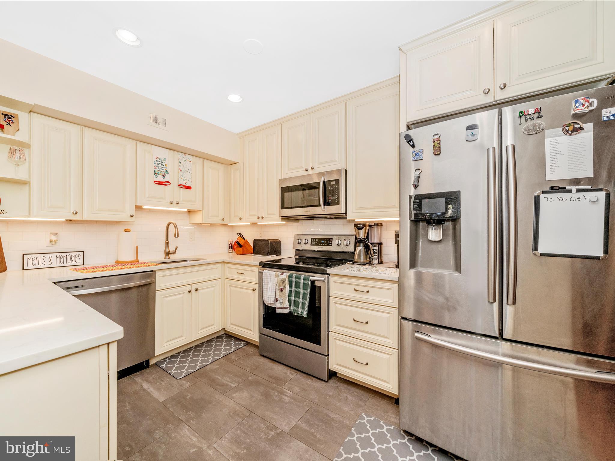 REGENT SQUARE - Residential