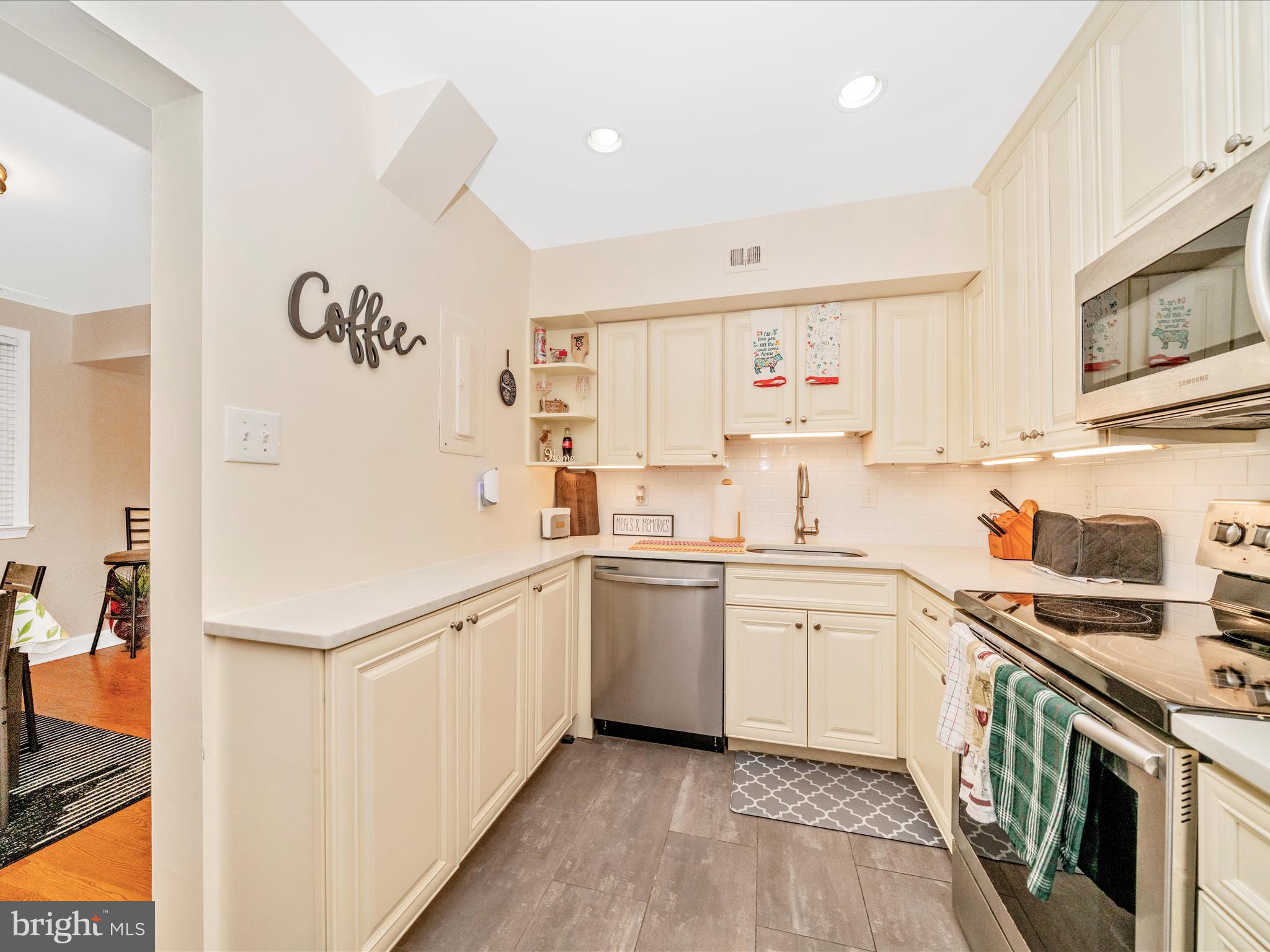 REGENT SQUARE - Residential