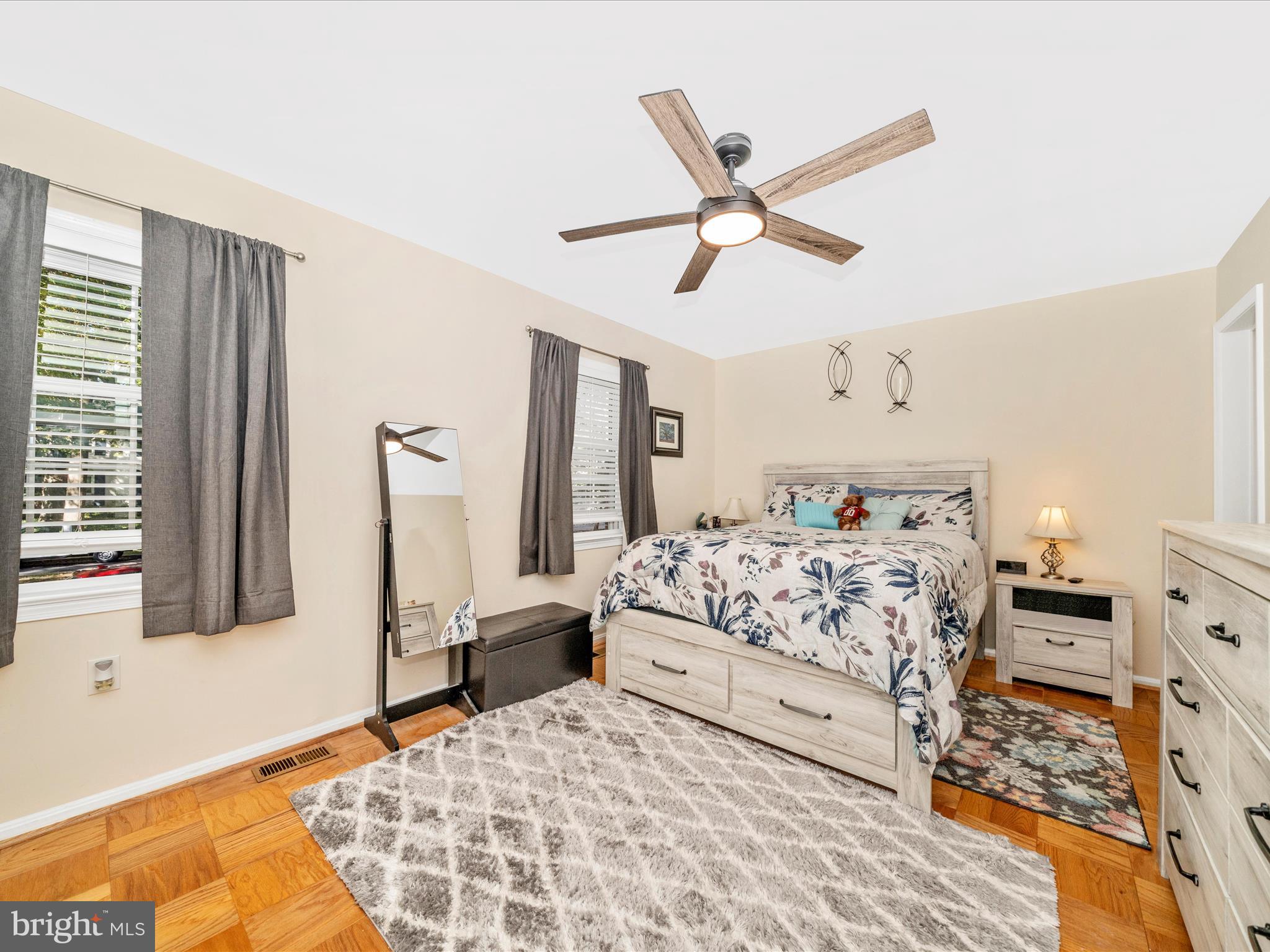 REGENT SQUARE - Residential