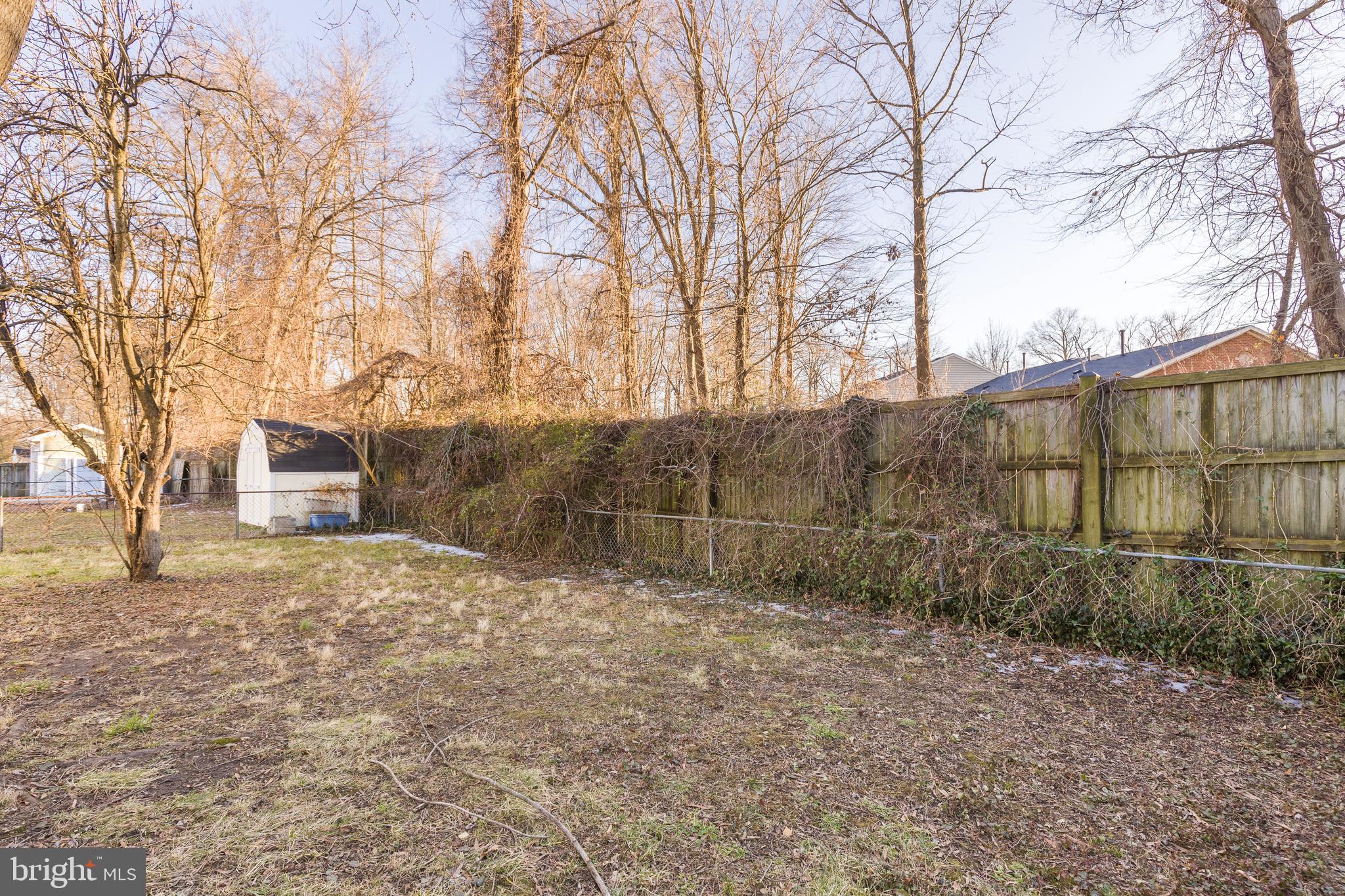 WOODLAND BEACH - Residential