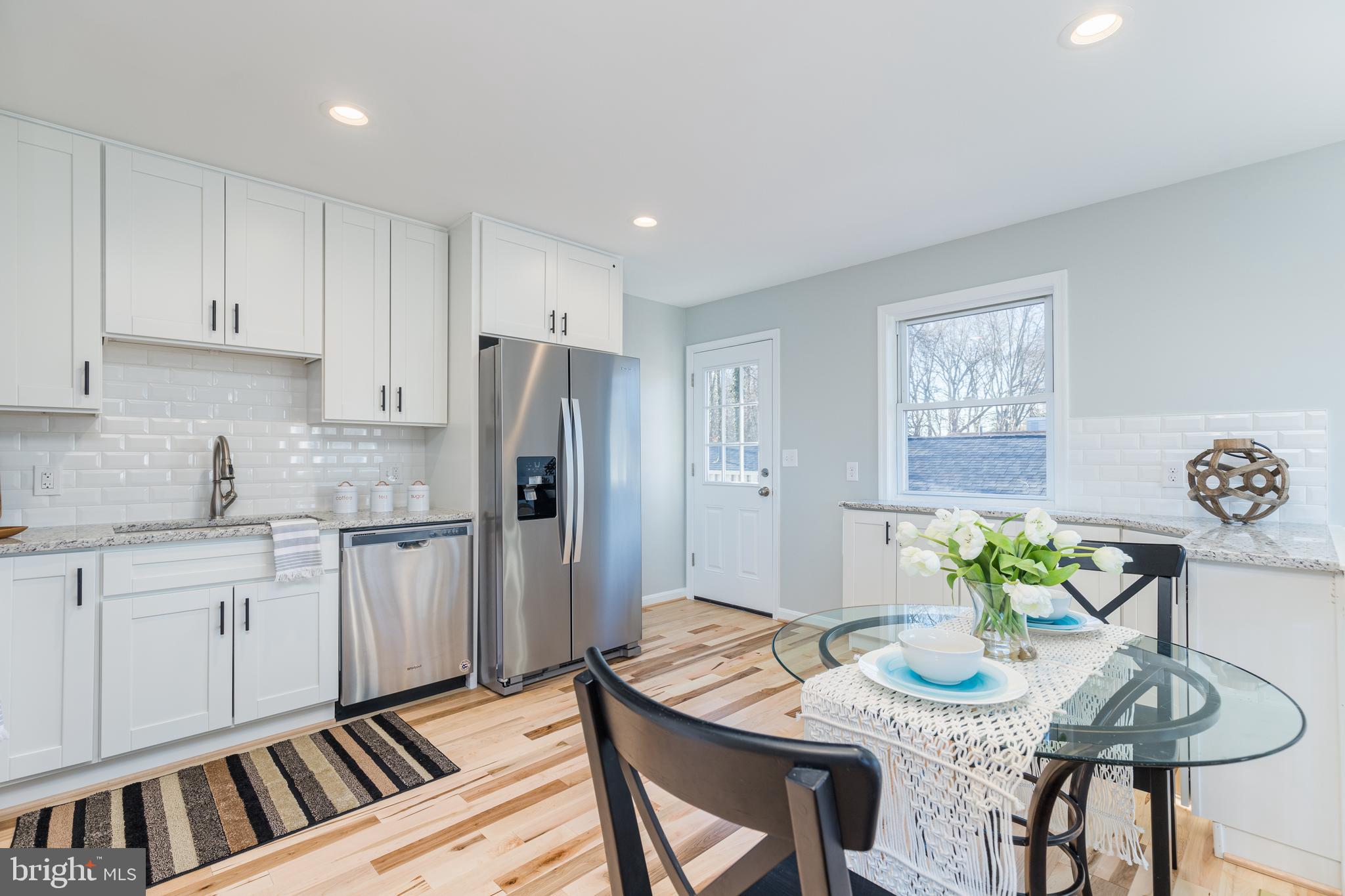 WOODLAND BEACH - Residential