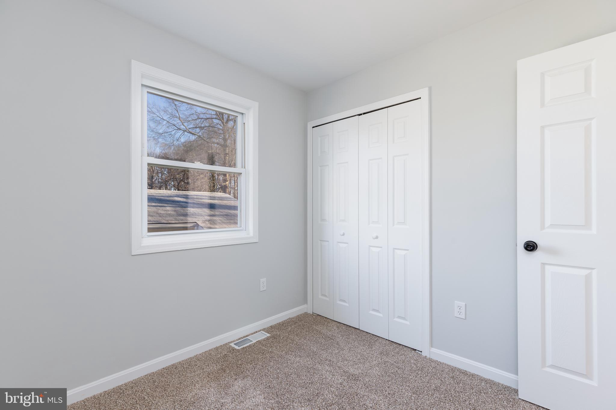 WOODLAND BEACH - Residential