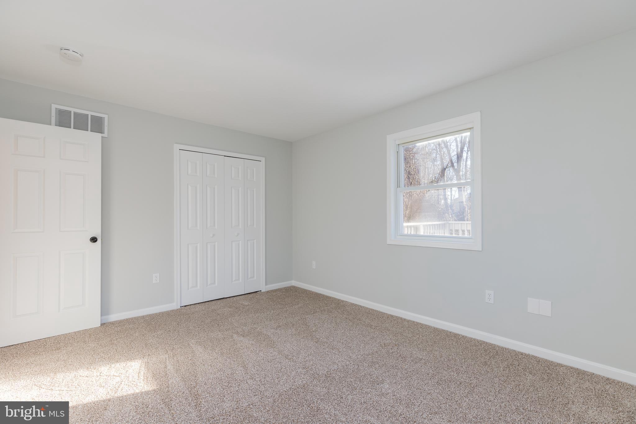 WOODLAND BEACH - Residential