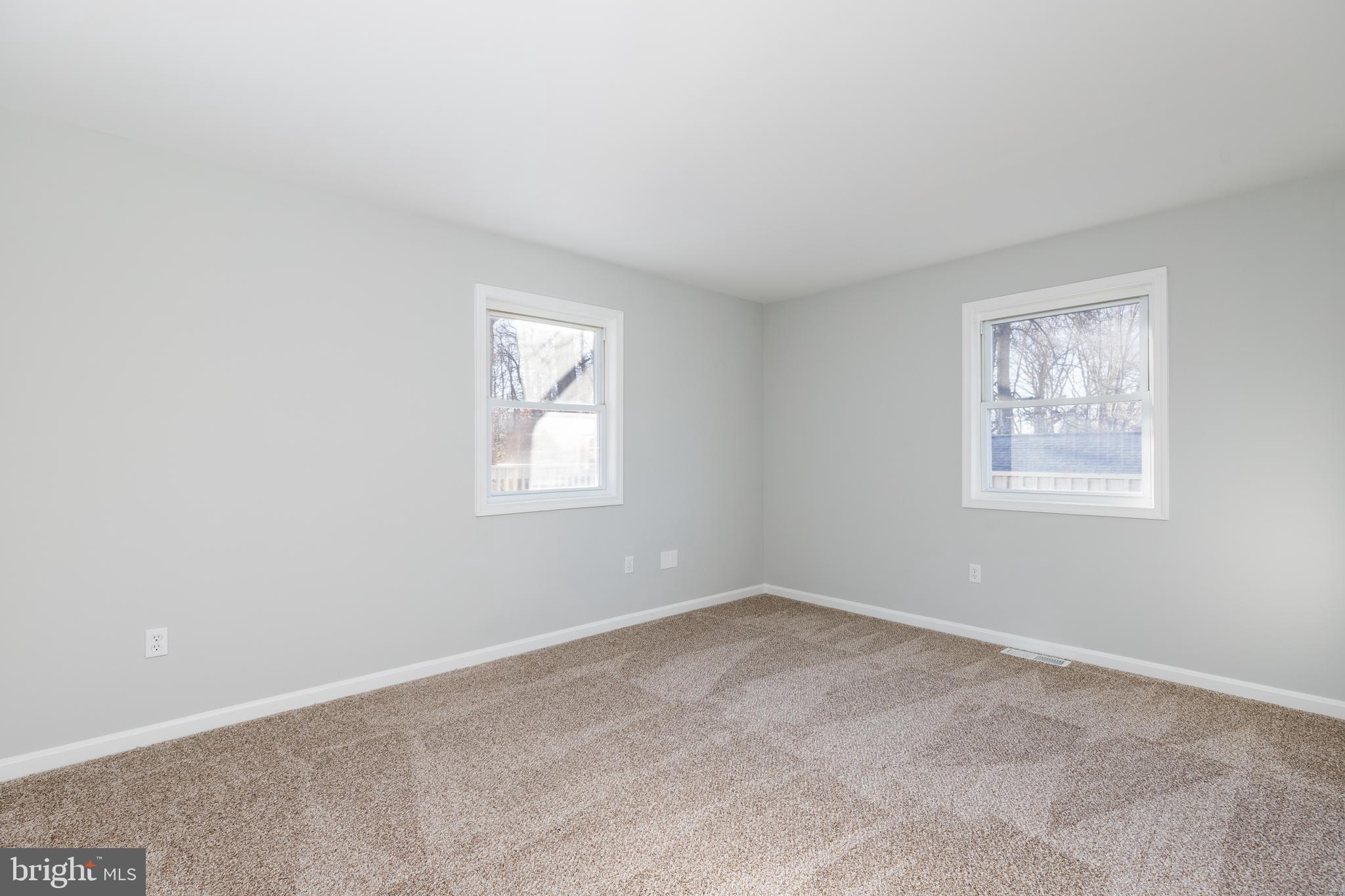 WOODLAND BEACH - Residential