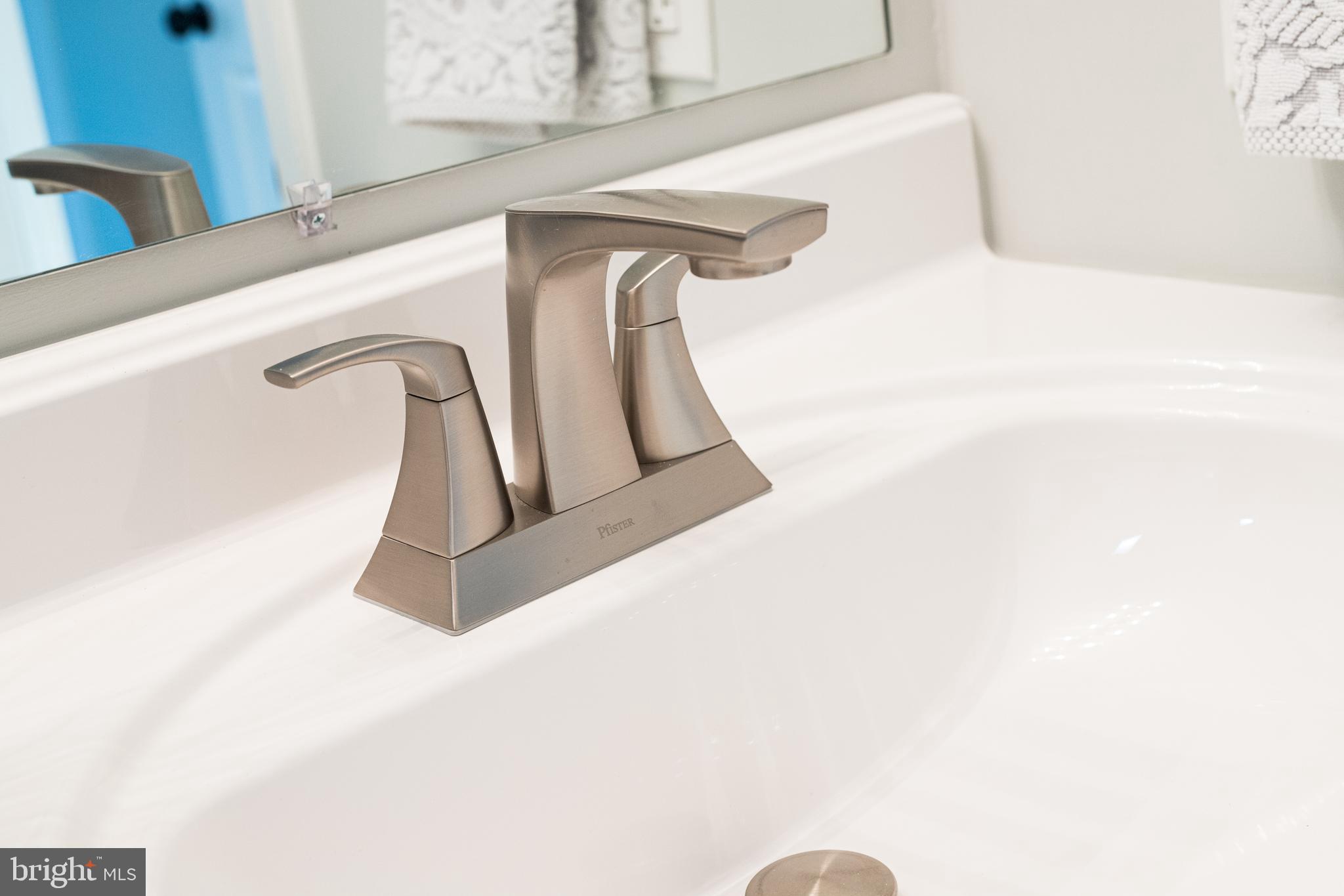 WOODLAND BEACH - Residential