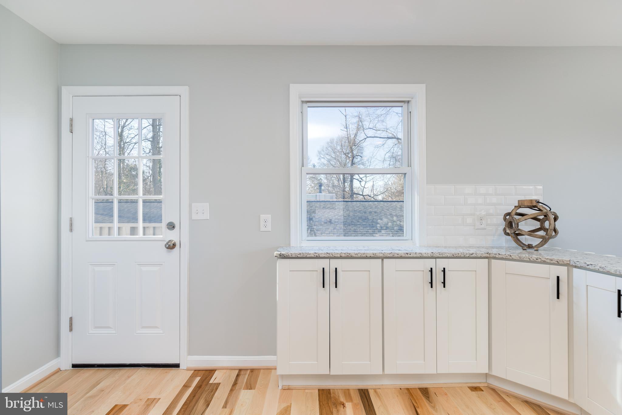 WOODLAND BEACH - Residential