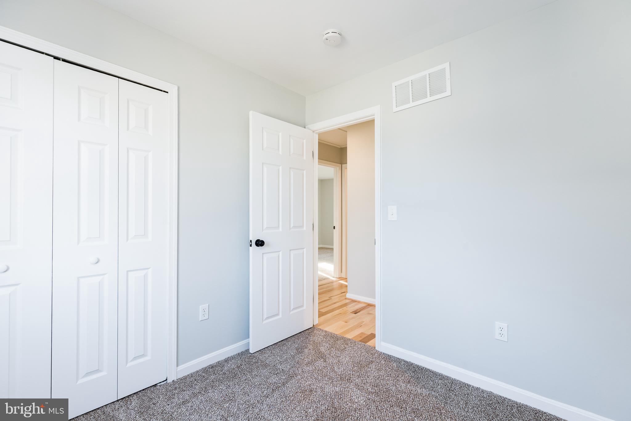 WOODLAND BEACH - Residential