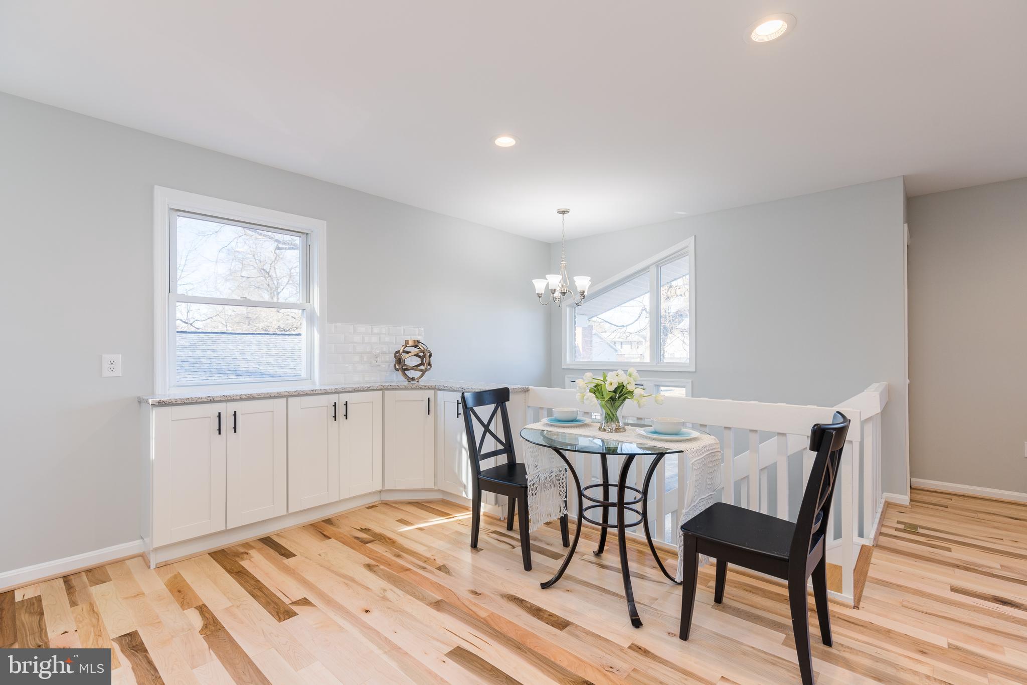 WOODLAND BEACH - Residential