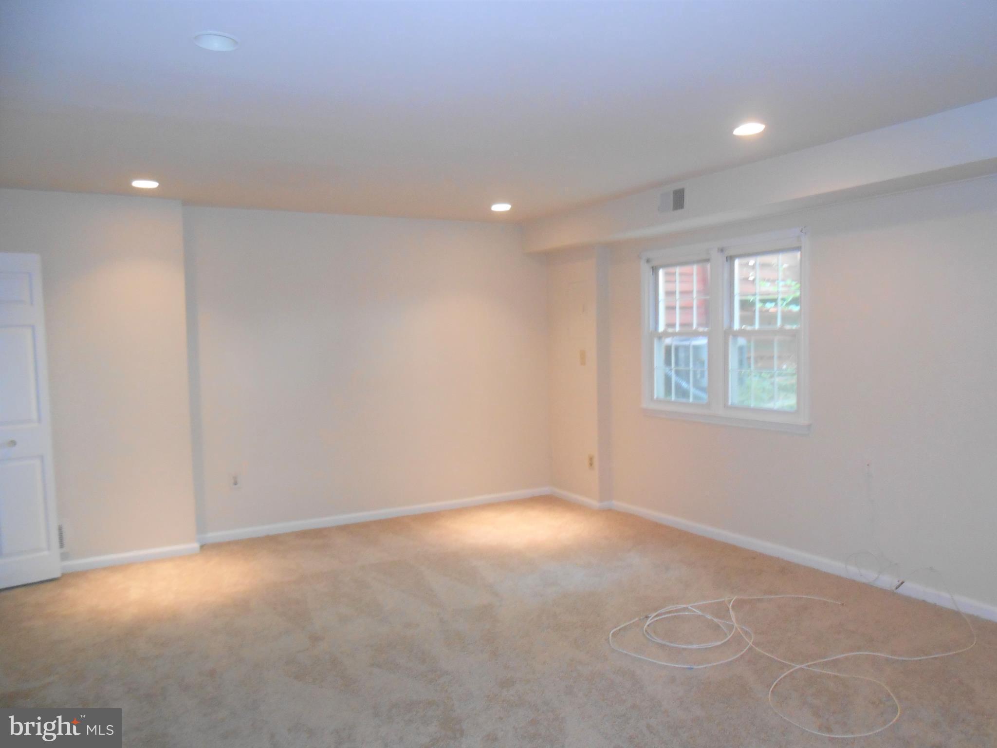 GREENWICH HILL - Residential Lease