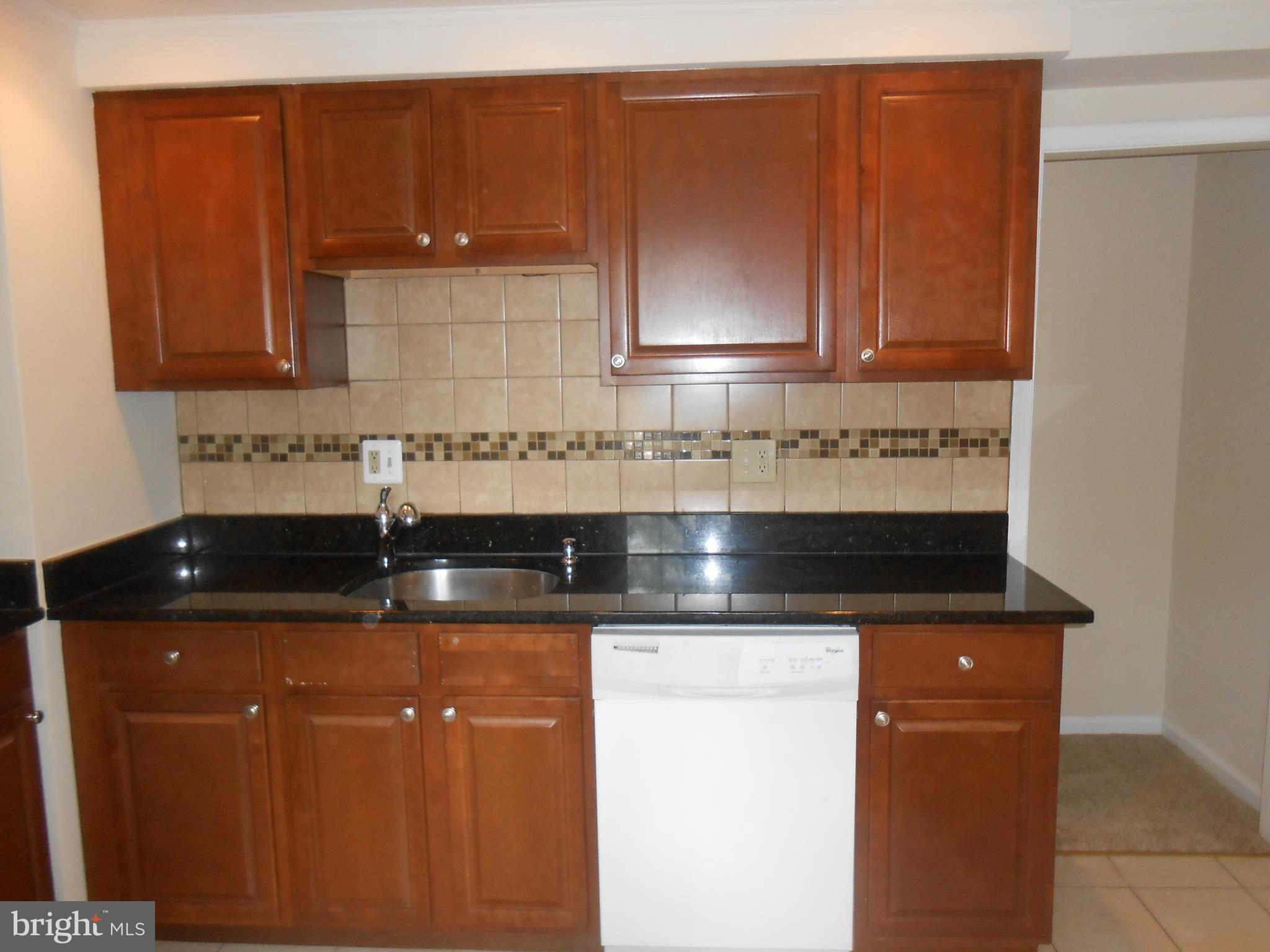 GREENWICH HILL - Residential Lease