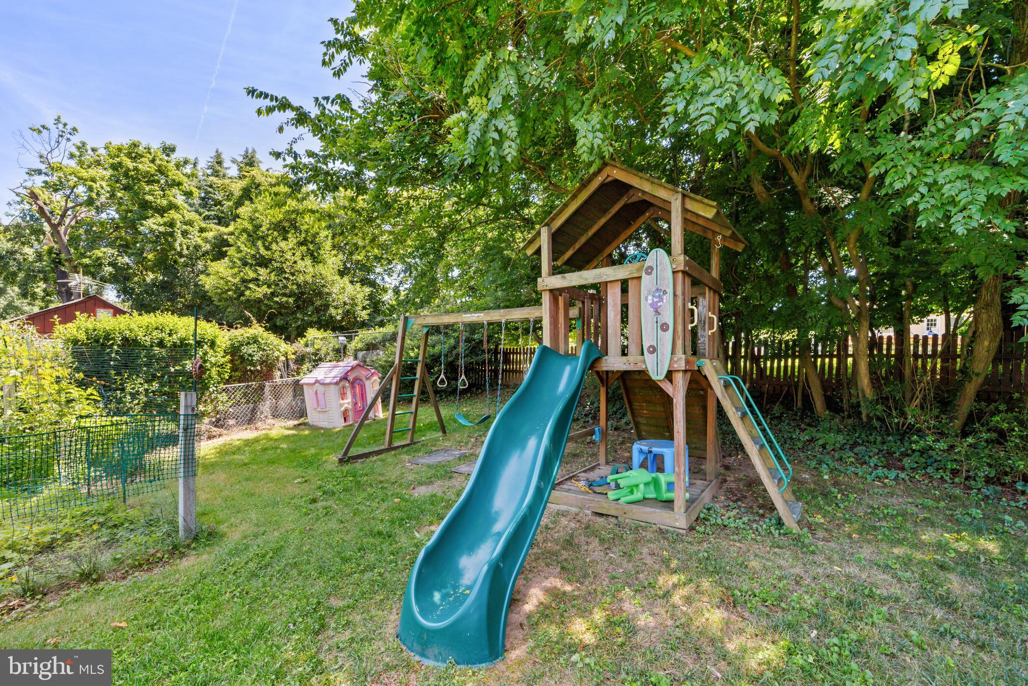 HILLANDALE HEIGHTS - Residential