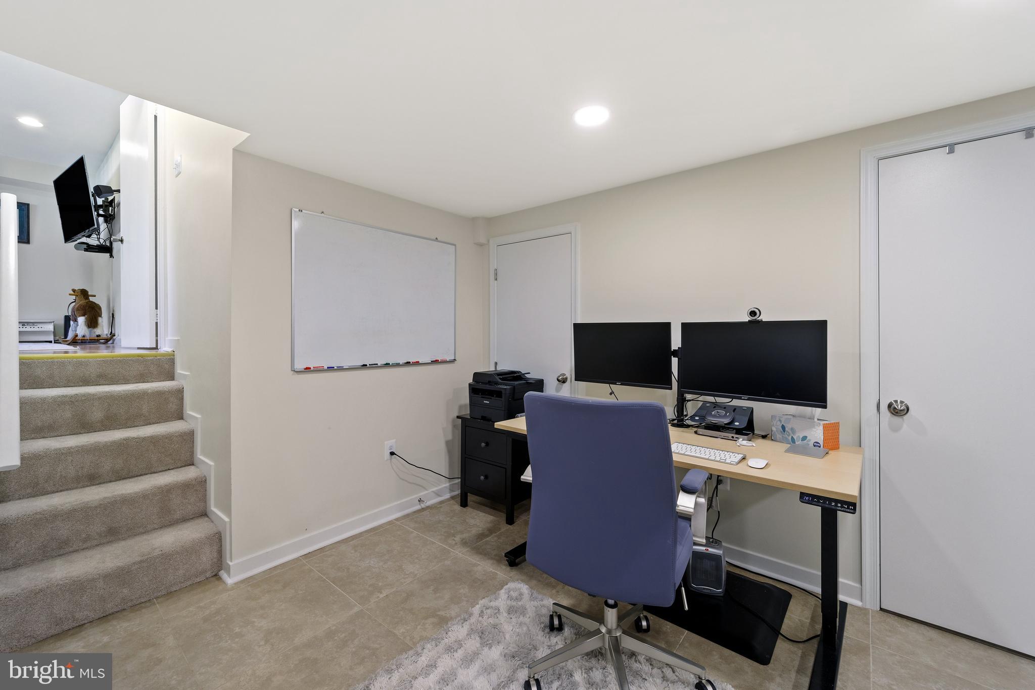 HILLANDALE HEIGHTS - Residential