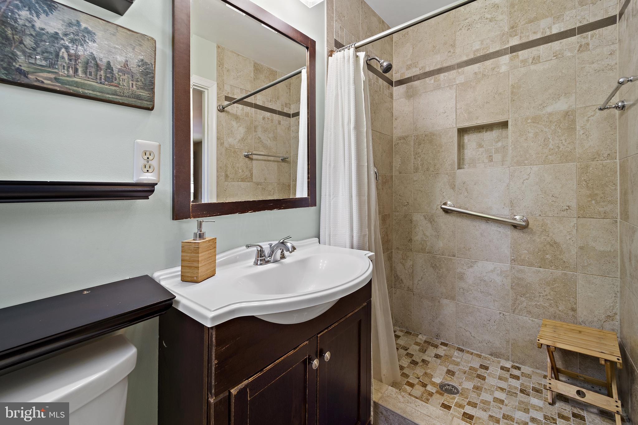 HILLANDALE HEIGHTS - Residential