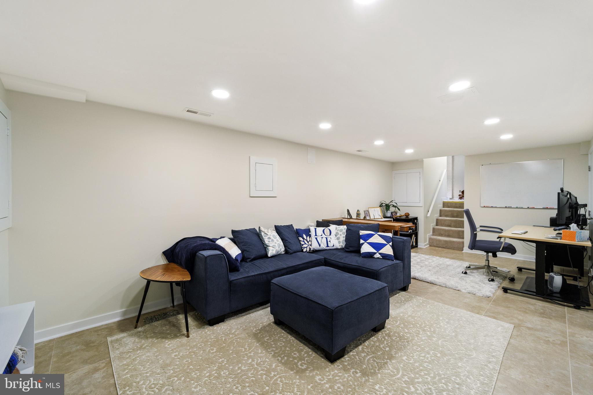 HILLANDALE HEIGHTS - Residential