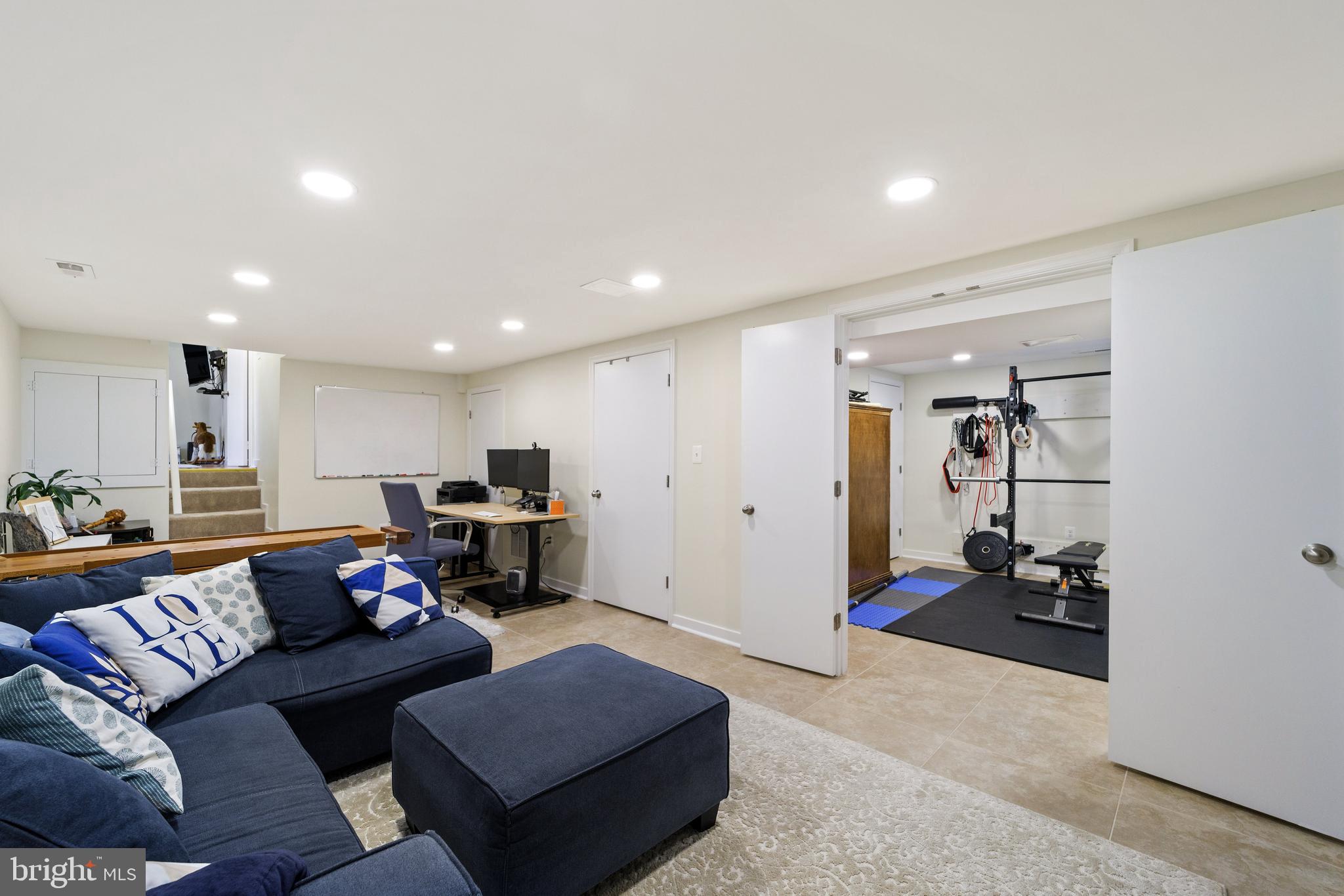 HILLANDALE HEIGHTS - Residential