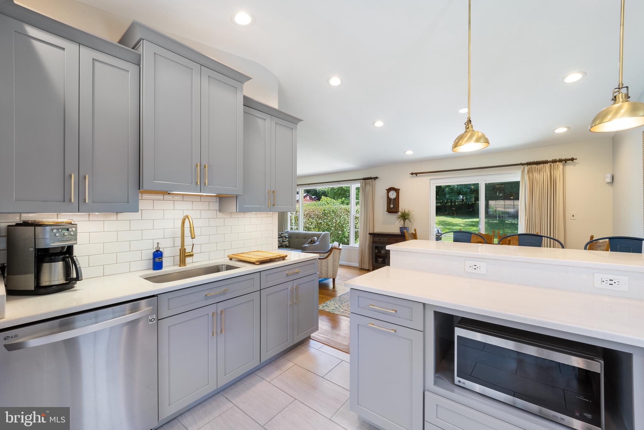 HILLANDALE HEIGHTS - Residential