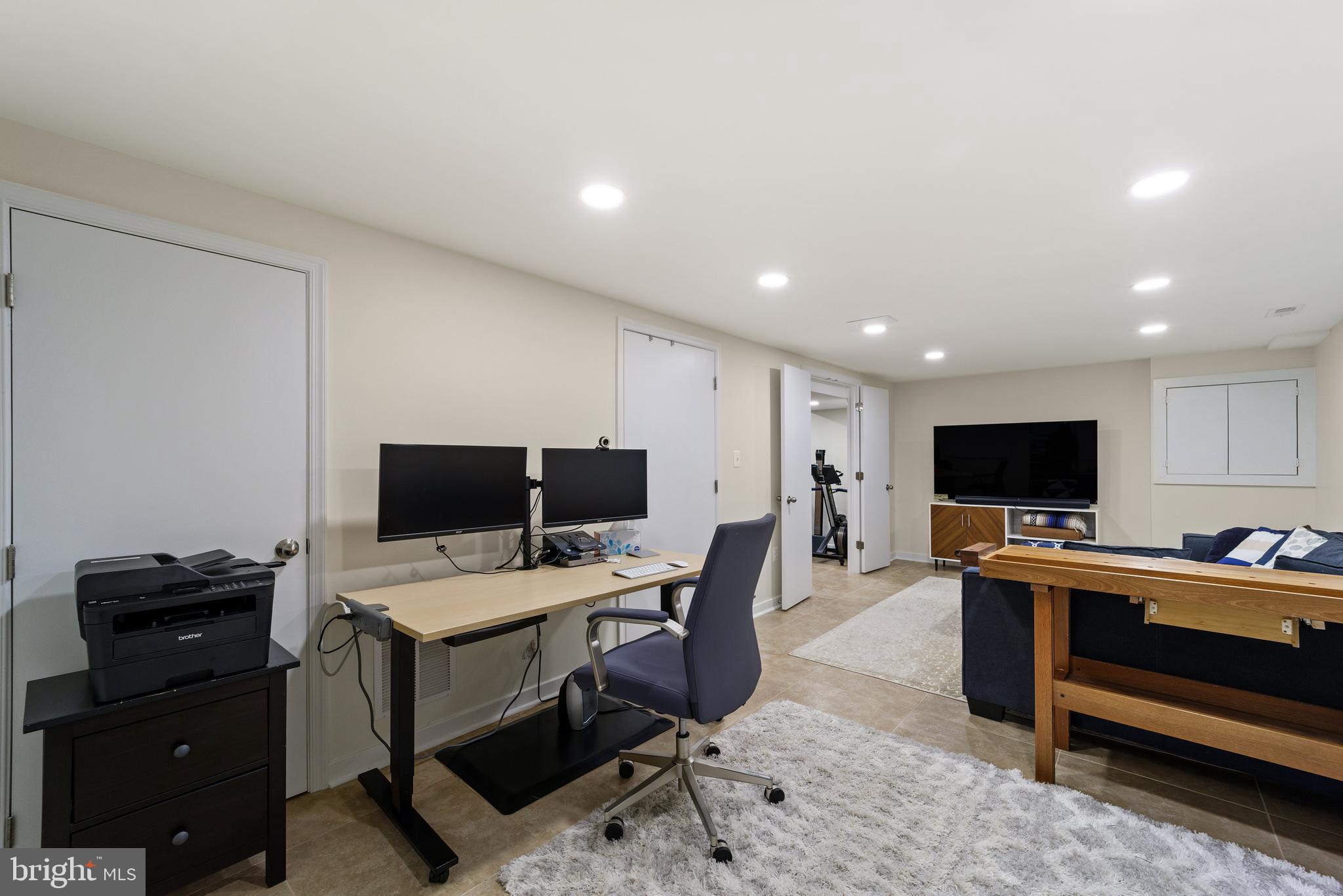 HILLANDALE HEIGHTS - Residential