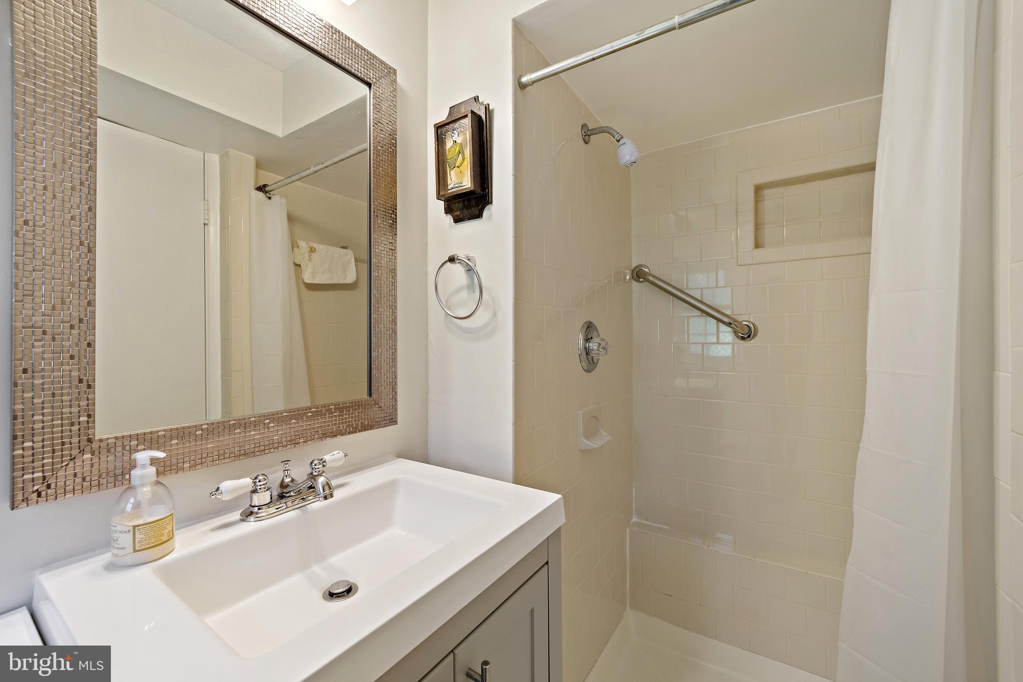 HILLANDALE HEIGHTS - Residential