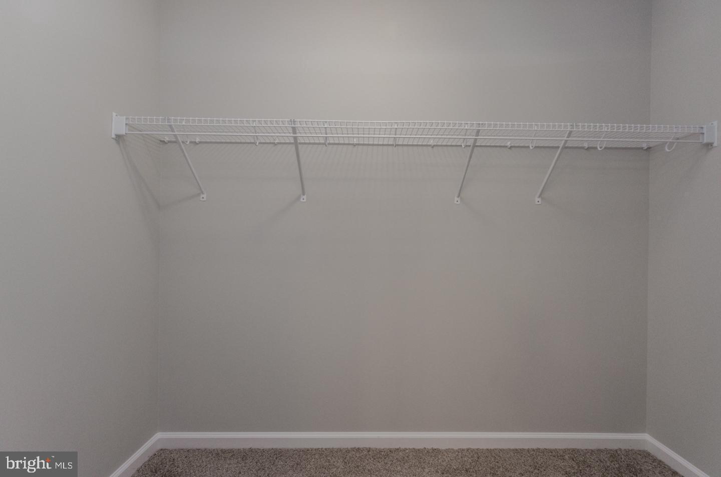 RED HILL - Residential