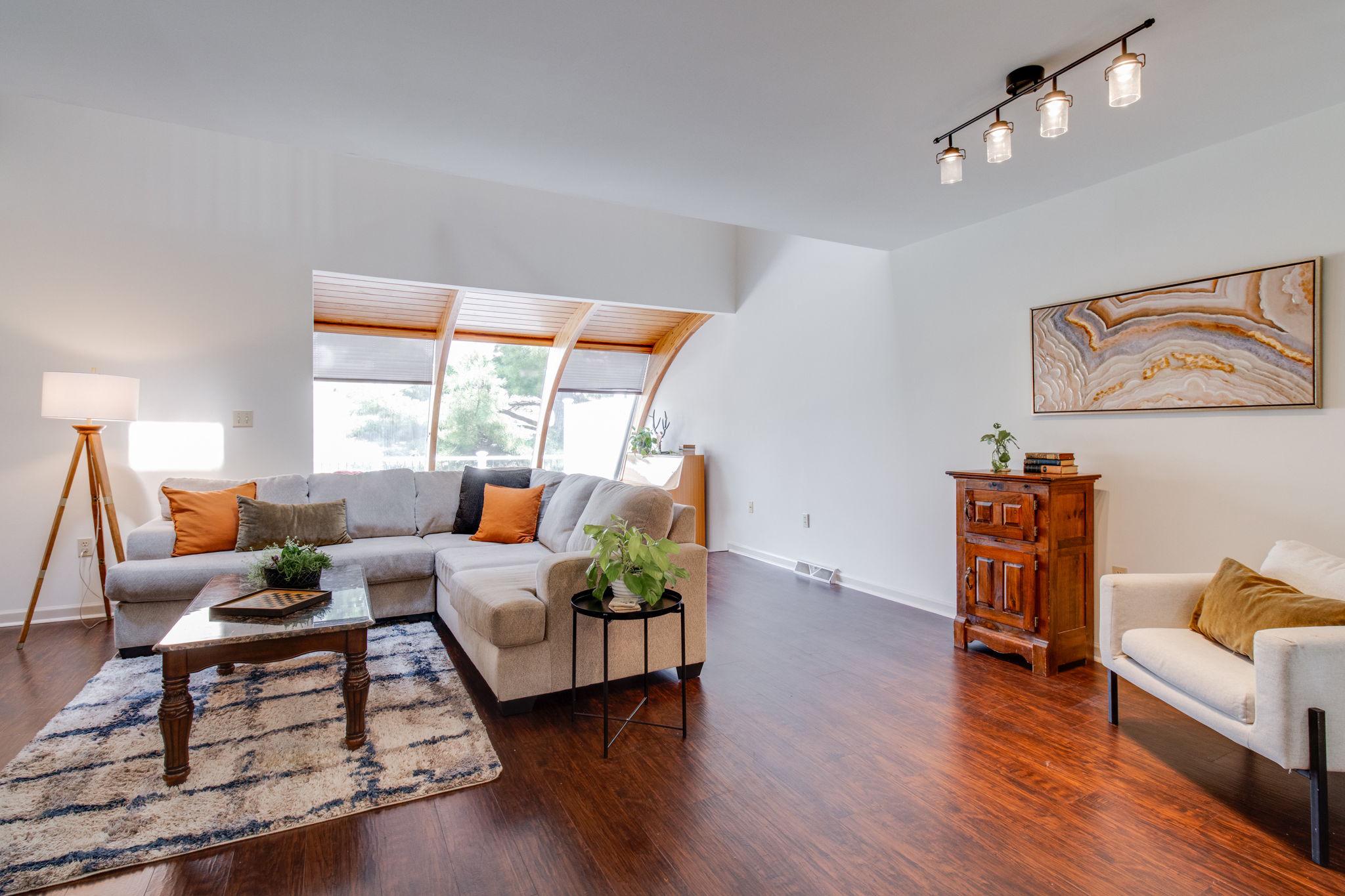 127 PEPPERTON COURT