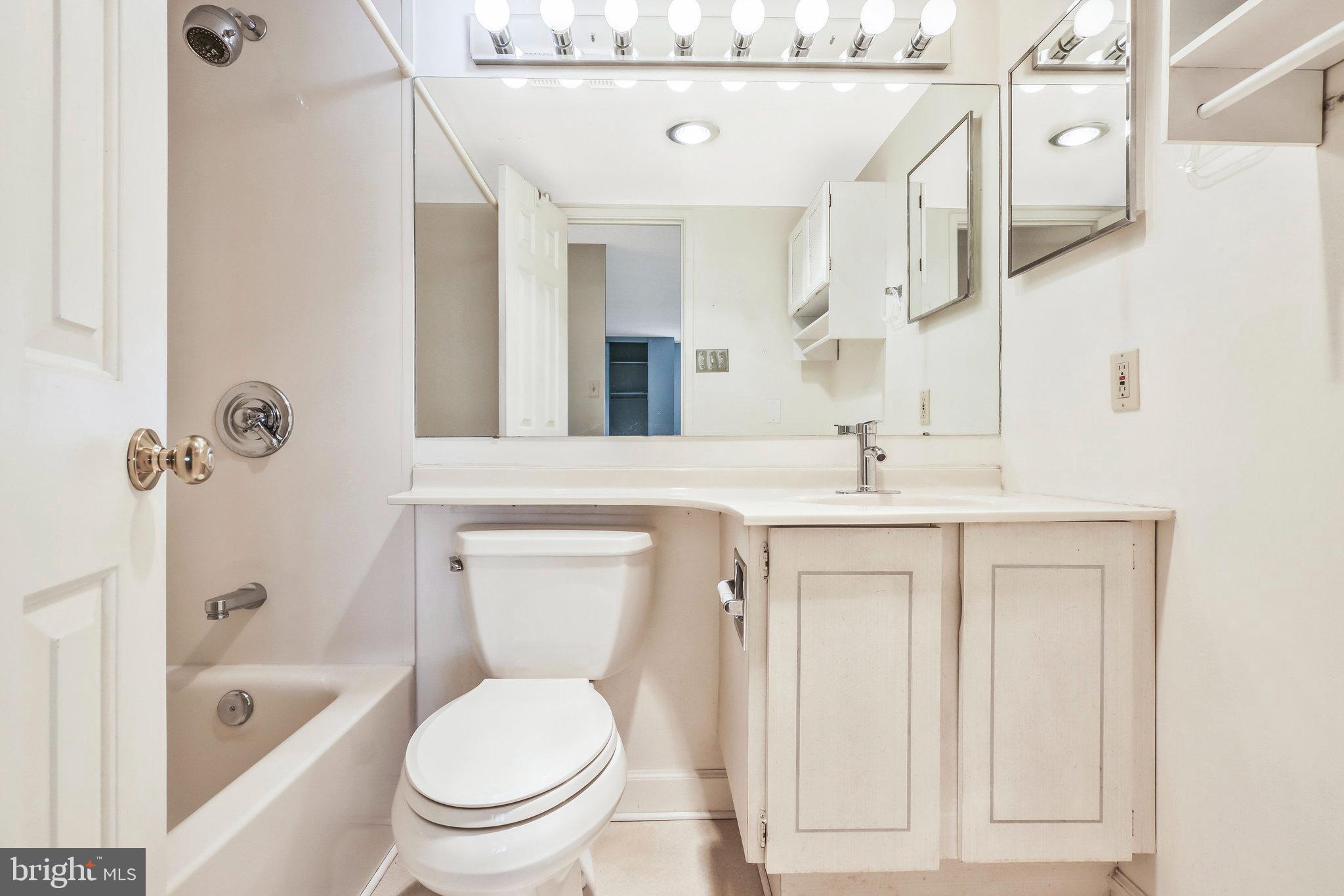 WATERGATE AT LANDMARK - Residential