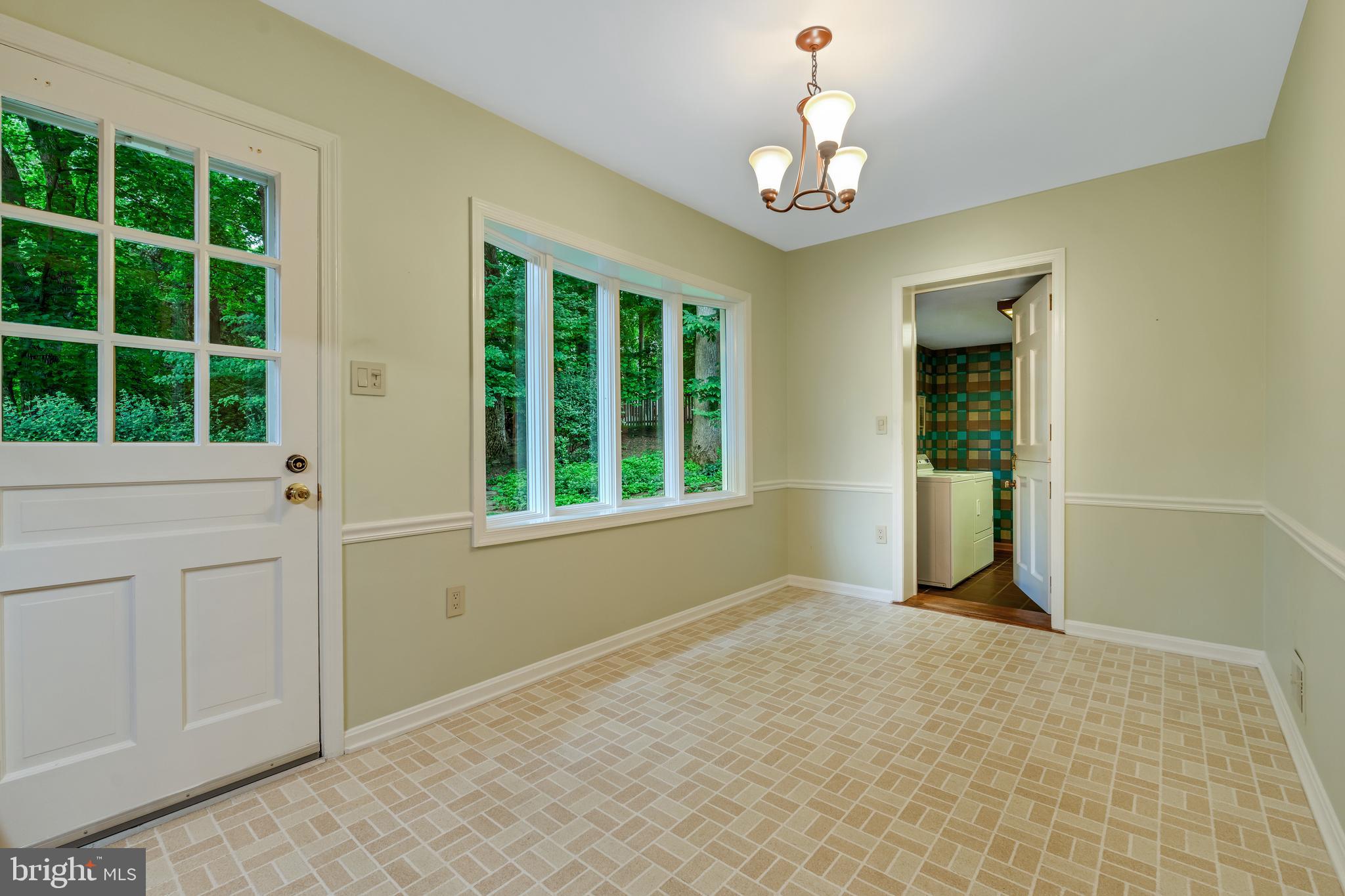 SHERWOOD FOREST MANOR - Residential